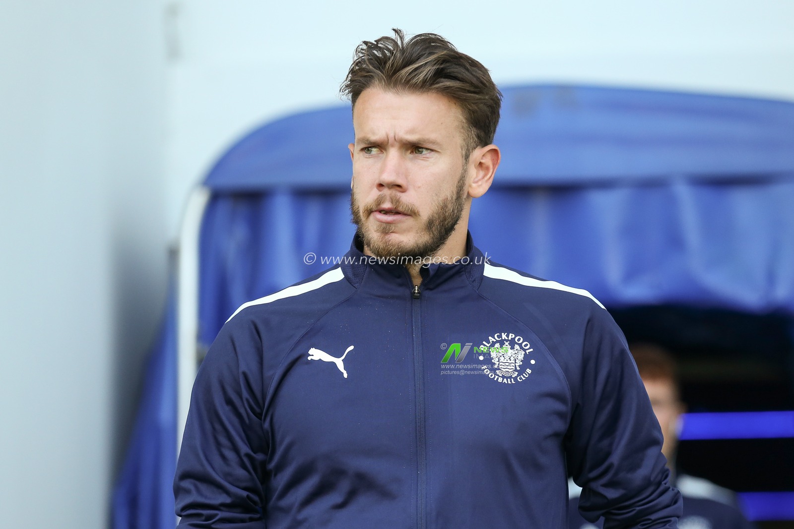 Chris Maxwell #1 of Blackpool arriving before the Sky Bet Championship match Millwall vs Blackpool at The Den, London, United Kingdom, 17th September 2022

(Photo by Arron Gent/News Images)