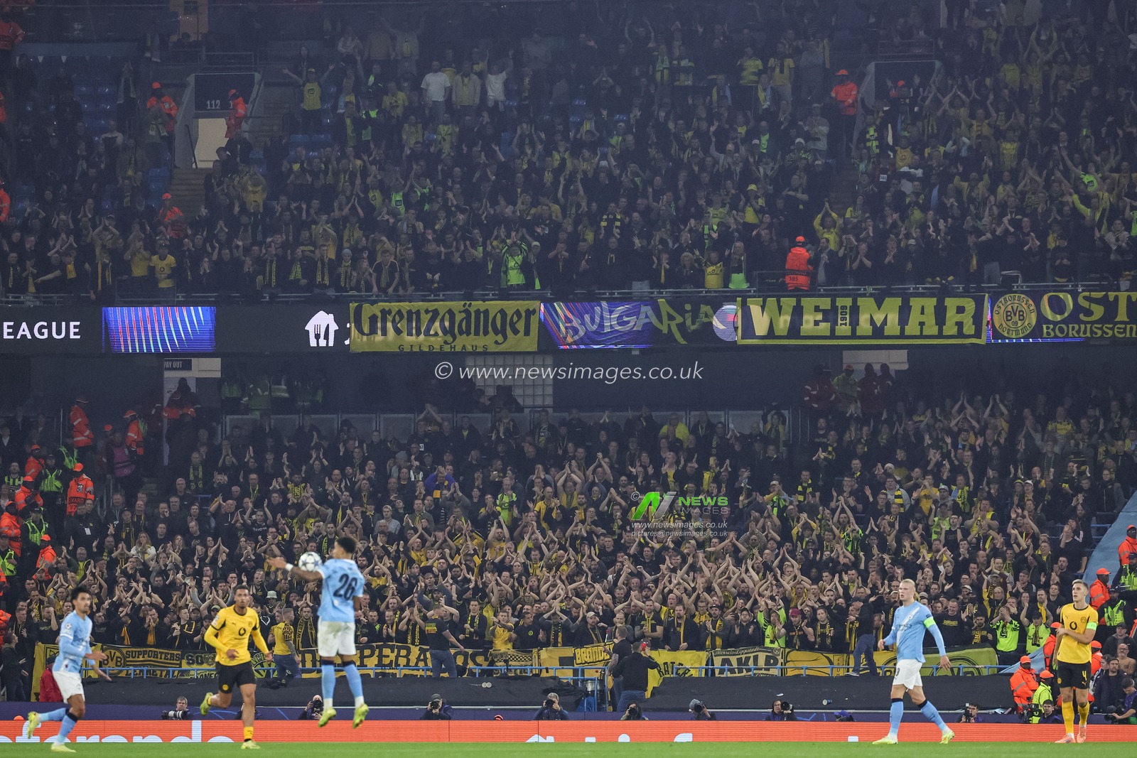 Borussia Dortmund fans sing away during the UEFA Champions League Matchday 4 of 8 Manchester City vs Borussia Dortmund at the City of Manchester Stadium, Manchester, United Kingdom, 5th November 2025

(Photo by Mark Cosgrove/News Images)

*** GER AUT SUI OUT ***