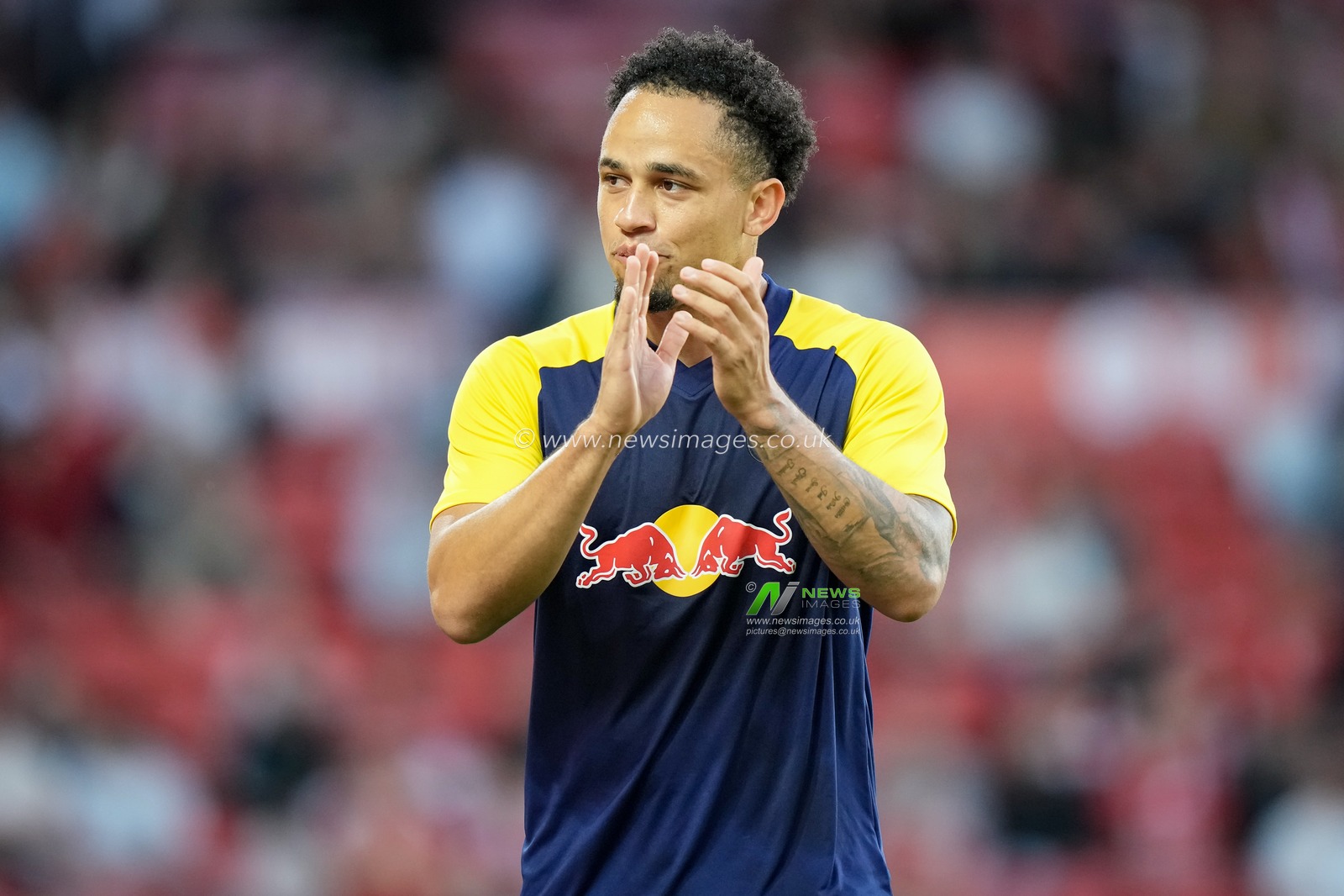 Noah Okafor of Leeds United applauds the fans during the pre-game warm up session during the Carabao Cup round 2 match Nottingham Forest vs Leeds Rhinos at City Ground, Nottingham, United Kingdom on 25 August 2026

(Photo by Maynard Manyowa/News Images)