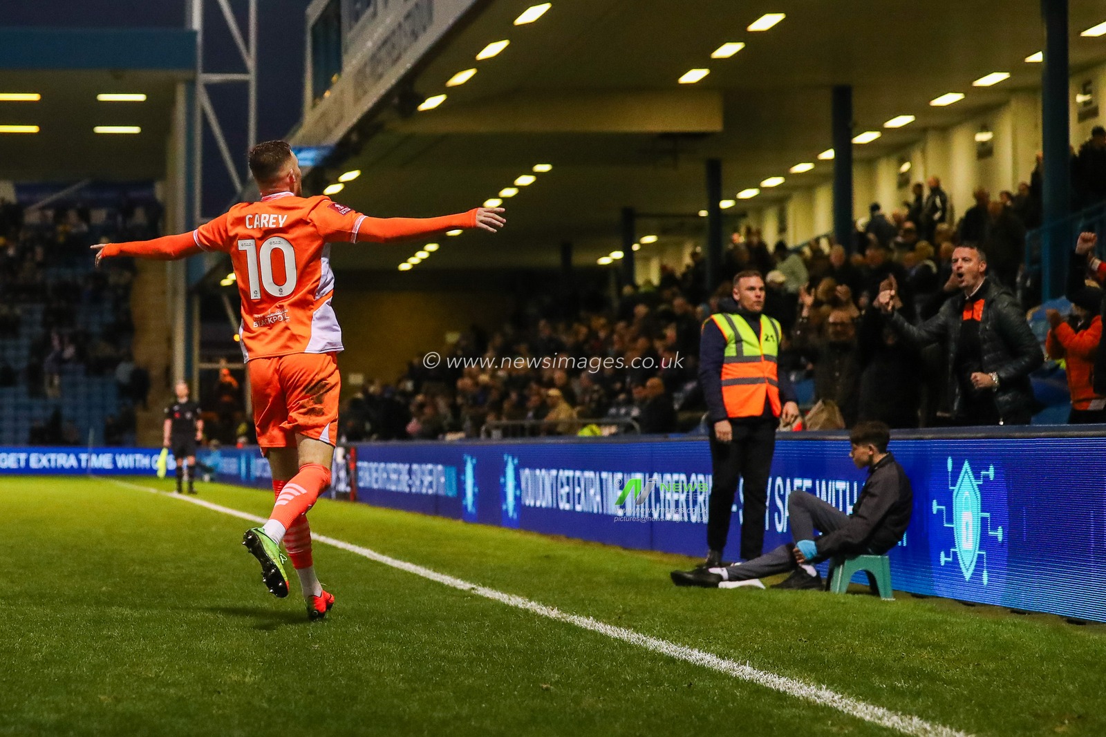 Sonny Carey of Blackpool celebrates his goal to make it 0-2 during the Emirates FA Cup First Round match Gillingham vs Blackpool at MEMS Priestfield Stadium, Gillingham, United Kingdom, 2nd November 2024

(Photo by Izzy Poles/News Images)