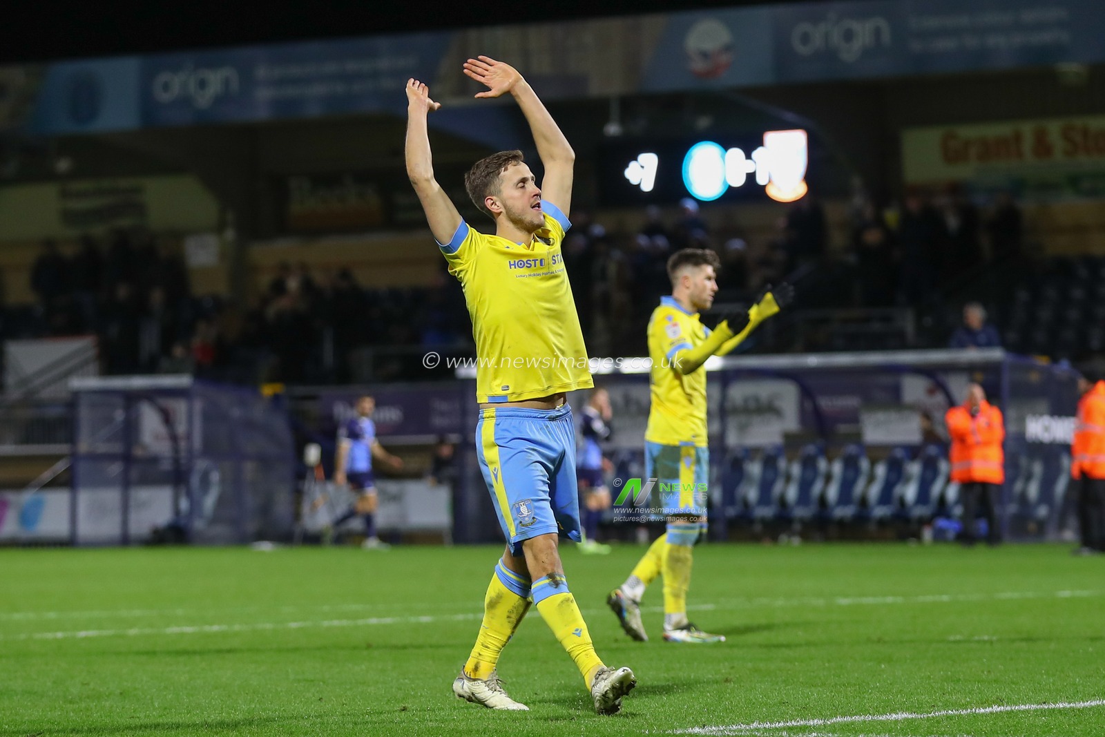 Will Vaulks #4 of Sheffield Wednesday celebrates his teams win after during the Sky Bet League 1 match Wycombe Wanderers vs Sheffield Wednesday at Adams Park, High Wycombe, United Kingdom, 14th January 2023

(Photo by Gareth Evans/News Images)