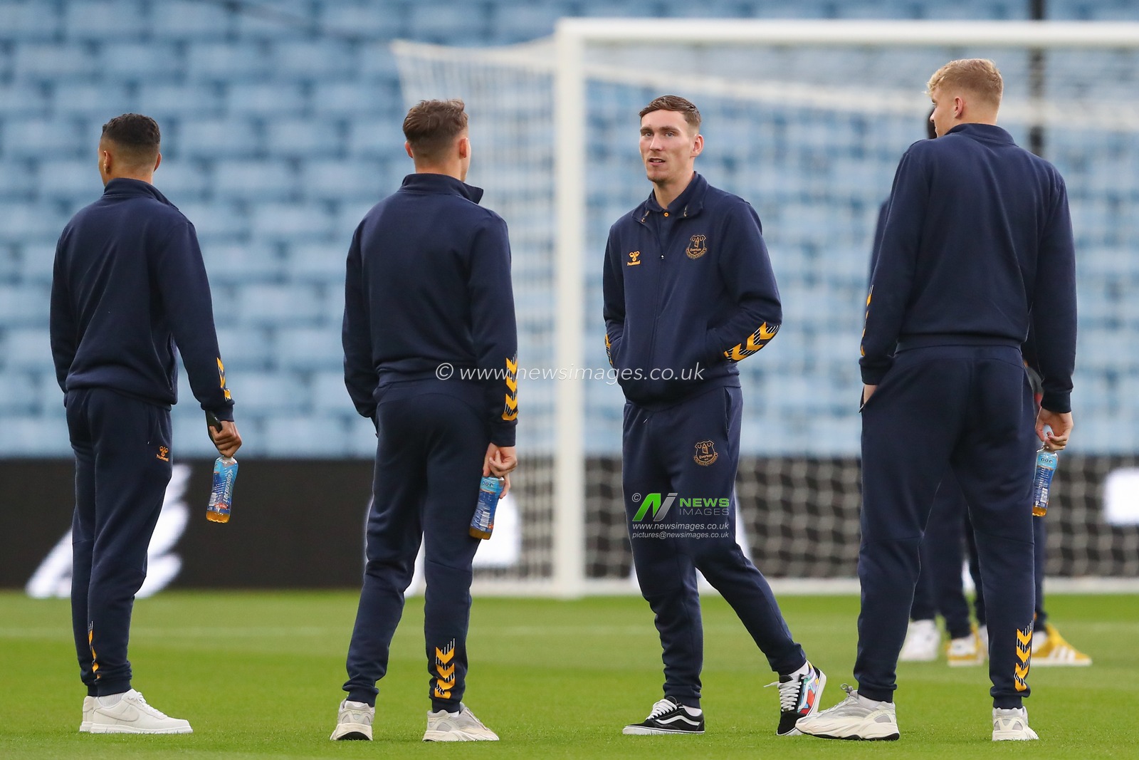 James Garner #37 of Everton and teammates arrive ahead of the Carabao Cup Third Round match Aston Villa vs Everton at Villa Park, Birmingham, United Kingdom, 27th September 2023

(Photo by Gareth Evans/News Images)