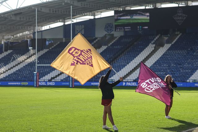 Giants cheerleaders practice ahead of the game during the Betfred Super League Round 2 match Huddersfield Giants vs Wakefield Trinity at Accu Stadium, Huddersfield, United Kingdom on 22 February 2026

(Photo by Mark Cosgrove/News Images)