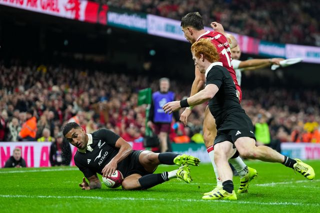 Rieko Ioane of New Zealand goes to ground during the Quilter Nations Series 2025 match Wales vs New Zealand at Principality Stadium, Cardiff, United Kingdom, 22nd November 2025

(Photo by Andrew Lewis/News Images)

*** GER AUT SUI OUT ***