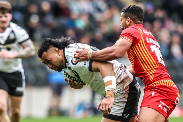 Ligi Sao of Hull FC is tackled by Kruise Leeming of Catalans Dragons during the Betfred Super League round 6 match Hull FC vs Catalans Dragons at MKM Stadium, Hull, United Kingdom on 29 March 2026

(Photo by Alfie Cosgrove/News Images)