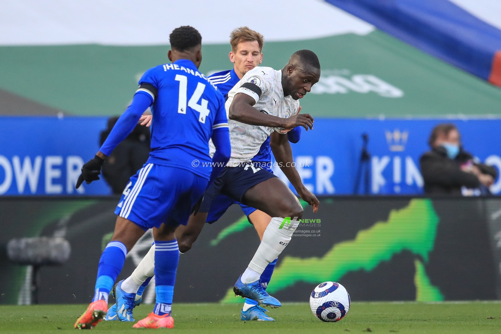 Benjamin Mendy #22 of Manchester City breaks with the ball