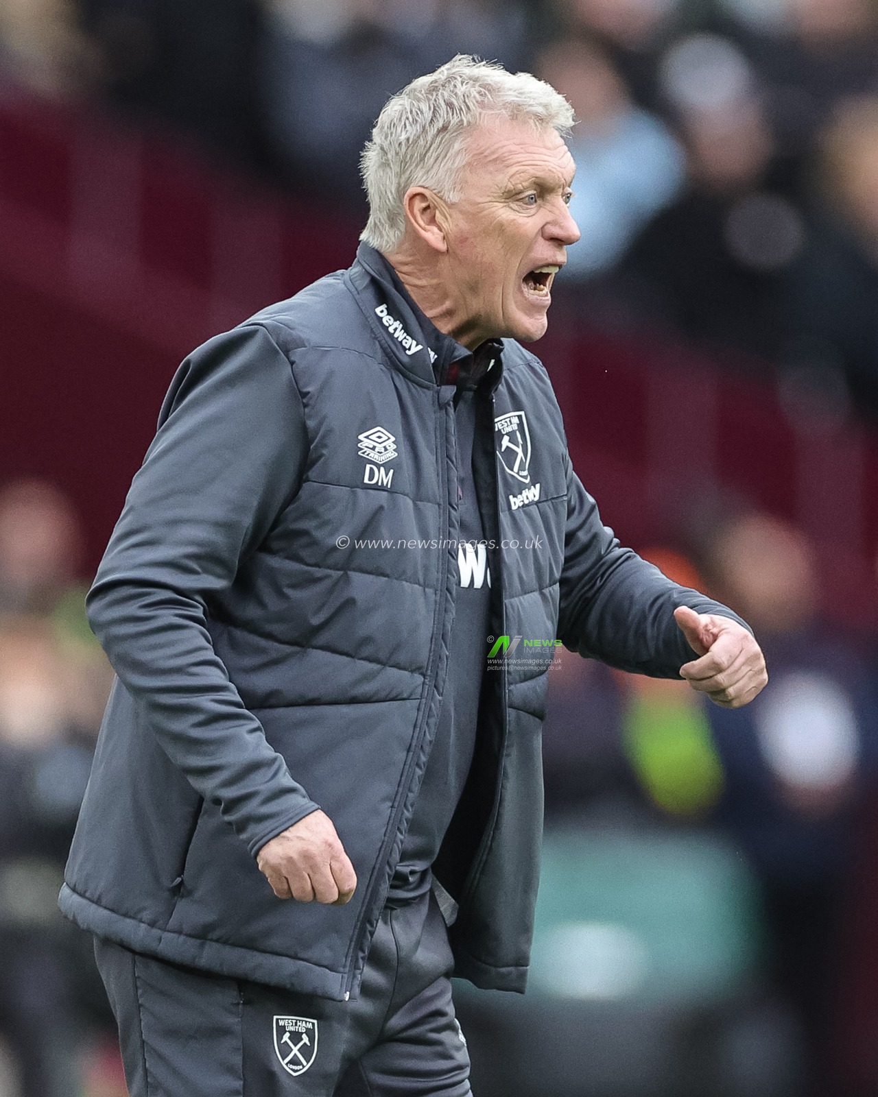 David Moyes manager of West Ham United gives his team instructions during the Premier League match West Ham United vs Manchester United at London Stadium, London, United Kingdom, 23rd December 2023

(Photo by Mark Cosgrove/News Images)