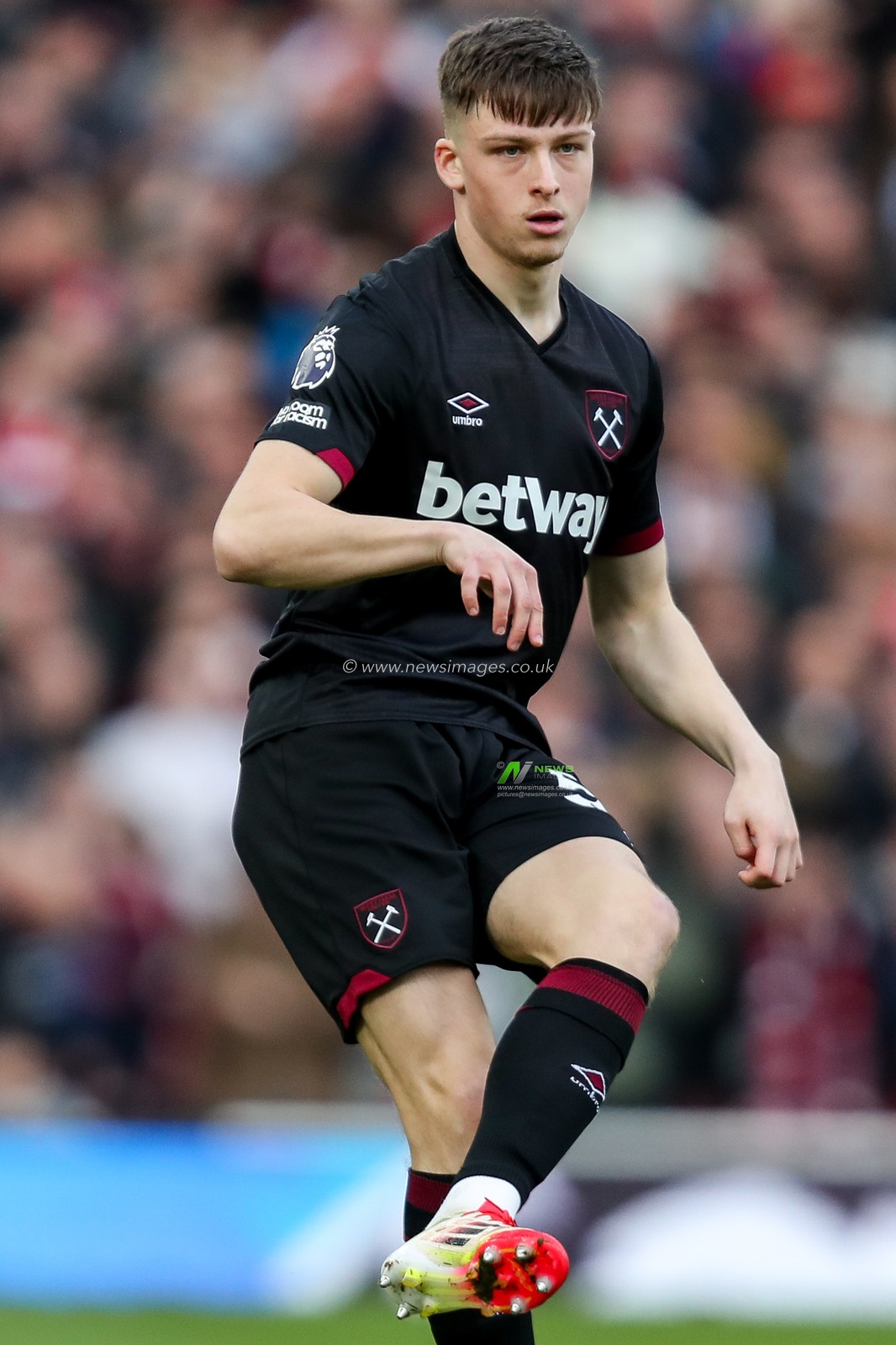 Ollie Scarles of West Ham United in action during the Premier League match Arsenal vs West Ham United at Emirates Stadium, London, United Kingdom, 22nd February 2025

(Photo by Izzy Poles/News Images)