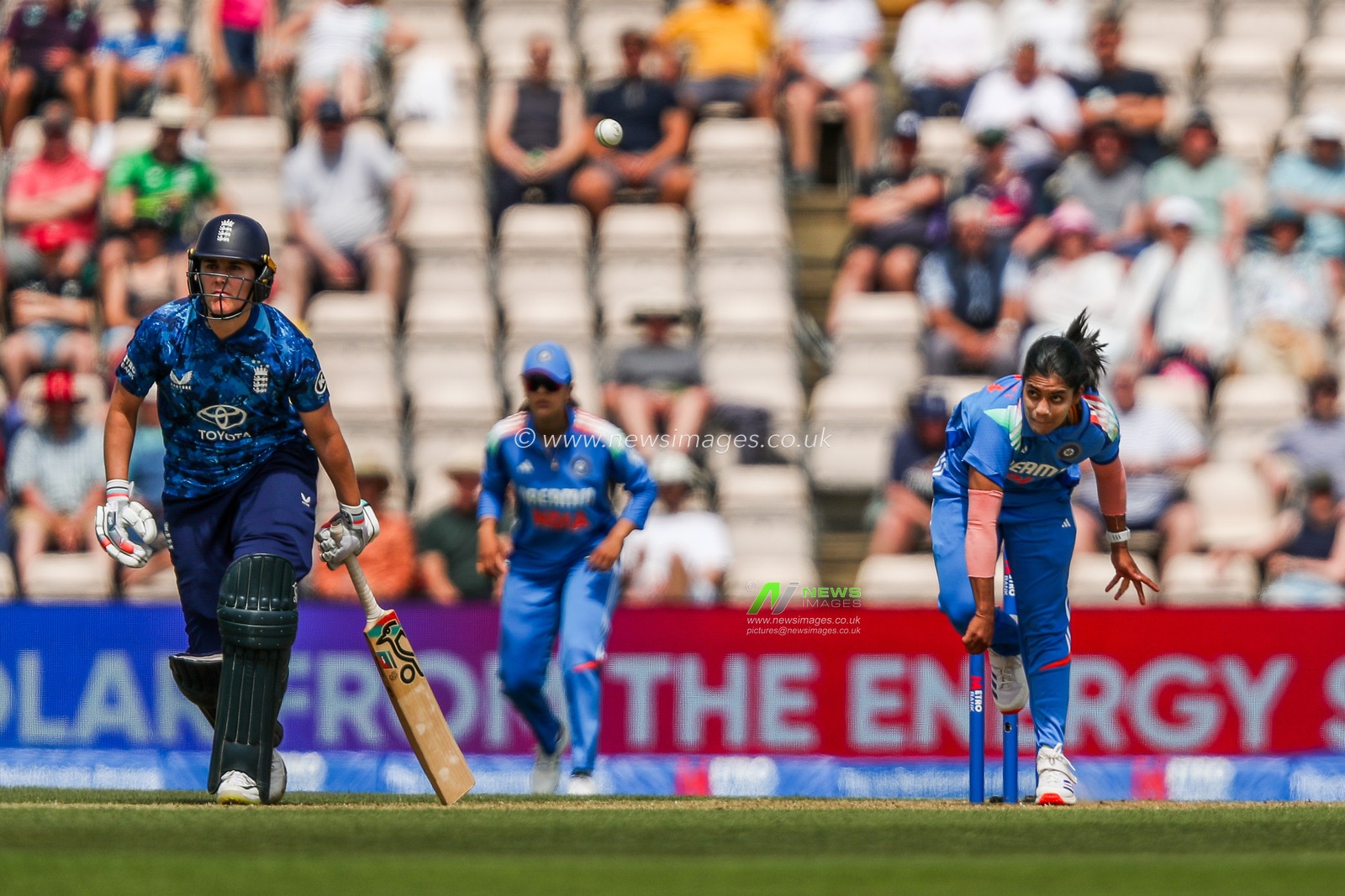 Amanjot Kaur of India bowls during the 1st Metro Bank One Day International match England Women vs India Women at The Utilita Bowl, Southampton, United Kingdom, 16th July 2025

(Photo by Izzy Poles/News Images)