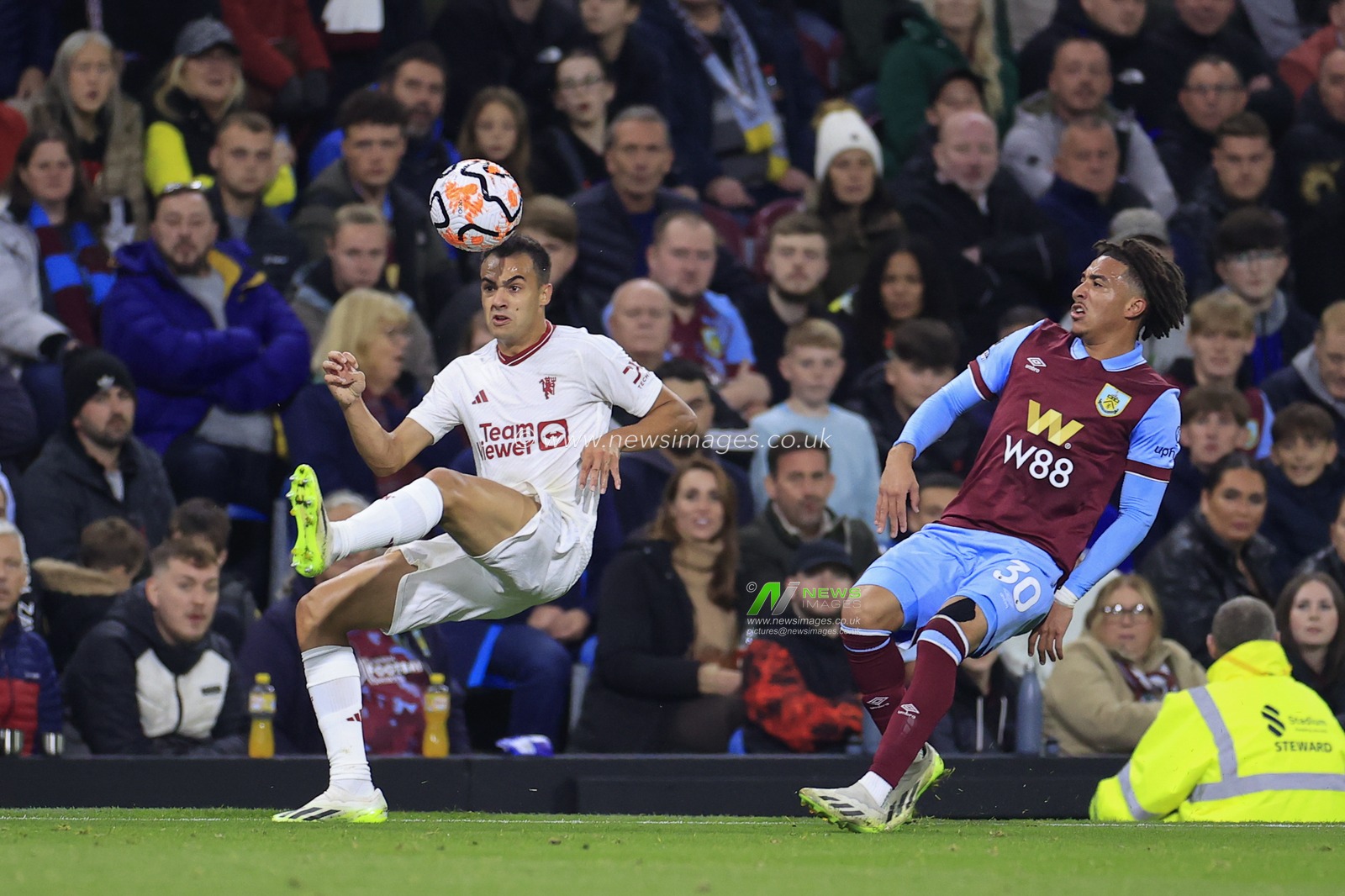 Sergio Reguilon #15 of Manchester United clears the ball upfield during the Premier League match Burnley vs Manchester United at Turf Moor, Burnley, United Kingdom, 23rd September 2023

(Photo by Conor Molloy/News Images)