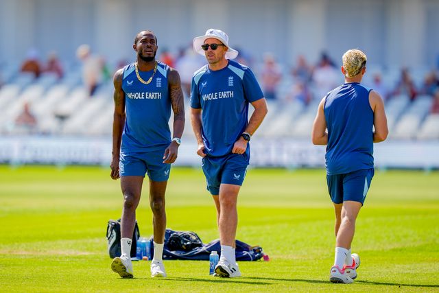 Hoffa Archer of England in the pre-game warm up during the 3rd Rothesay Test Match Day 1 match England vs New Zealand at Trent Bridge, Nottingham, United Kingdom on 25 June 2026

(Photo by Maynard Manyowa/News Images)