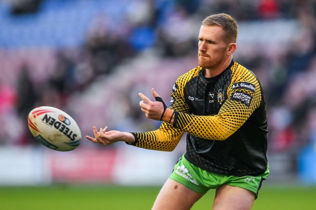 Rowan Milnes of Castleford Tigers during pre match warm up ahead of the Betfred Super League Round 8 match Wigan Warriors vs Castleford Tigers at DW Stadium, Wigan, United Kingdom, 19th April 2024

(Photo by Craig Thomas/News Images)