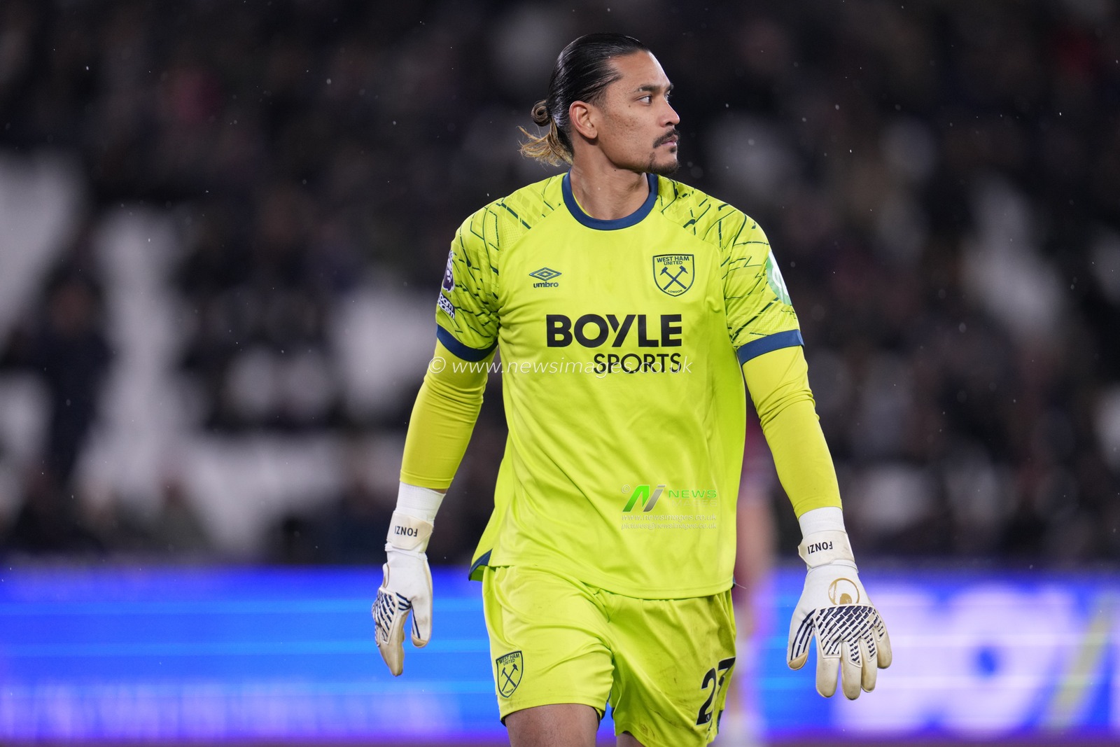 Alphonse Areola of West Ham United during the Premier League match West Ham United vs Nottingham Forest at London Stadium, London, United Kingdom, 6th January 2026

(Photo by Harvey Murphy/News Images)

*** GER AUT SUI OUT ***
