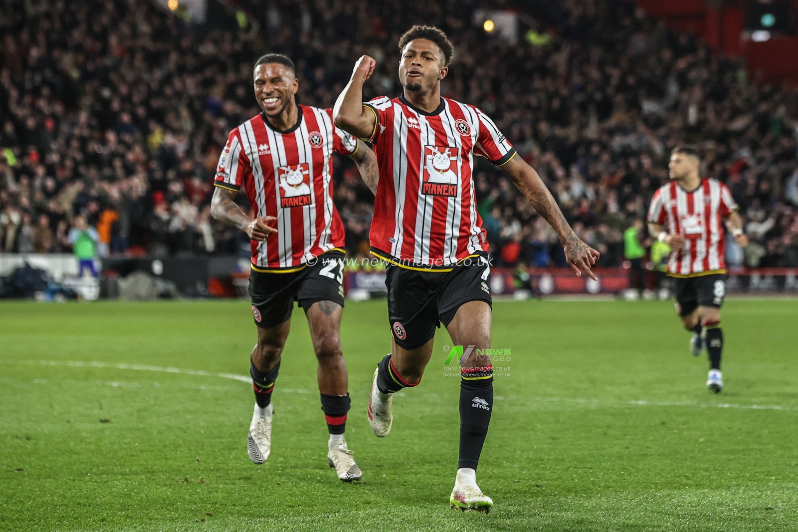 Rhian Brewster of Sheffield United celebrates his goal to make it 3-0 during the Sky Bet Championship match Sheffield United vs Coventry City at Bramall Lane, Sheffield, United Kingdom, 28th March 2025

(Photo by Alfie Cosgrove/News Images)