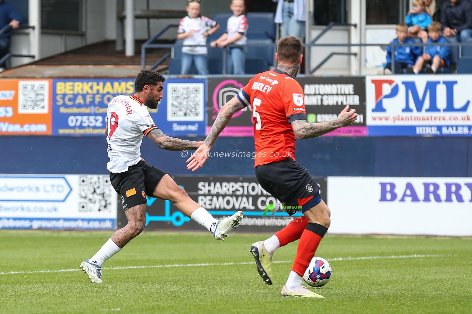 Allahyar Sayyadmanesh #9 of Hull City shoots at goal during the Sky Bet Championship match Luton Town vs Hull City at Kenilworth Road, Luton, United Kingdom, 8th May 2023

(Photo by Arron Gent/News Images)