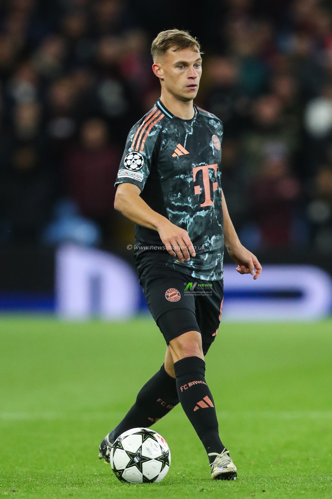 Joshua Kimmich of Bayern Munich during the UEFA Champions League League Stage match Aston Villa vs Bayern Munich at Villa Park, Birmingham, United Kingdom, 2nd October 2024

(Photo by Gareth Evans/News Images)