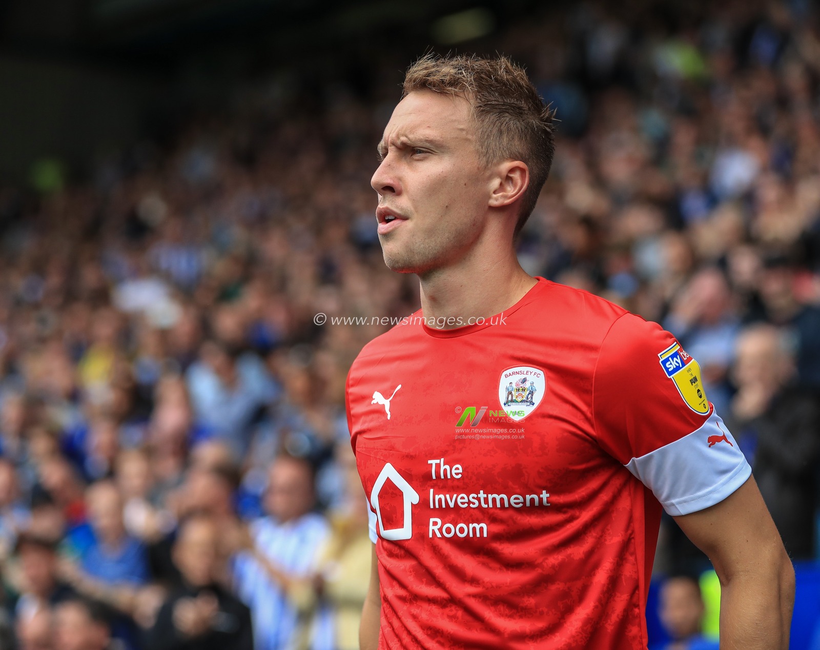 10th August 2019 , Hillsborough, Sheffield, England; Sky Bet Championship, Sheffield Wednesday vs Barnsley : Cauley Woodrow (9) of Barnsley 

Credit: Mark Cosgrove/News Images,

English Football League images are subject to DataCo Licence