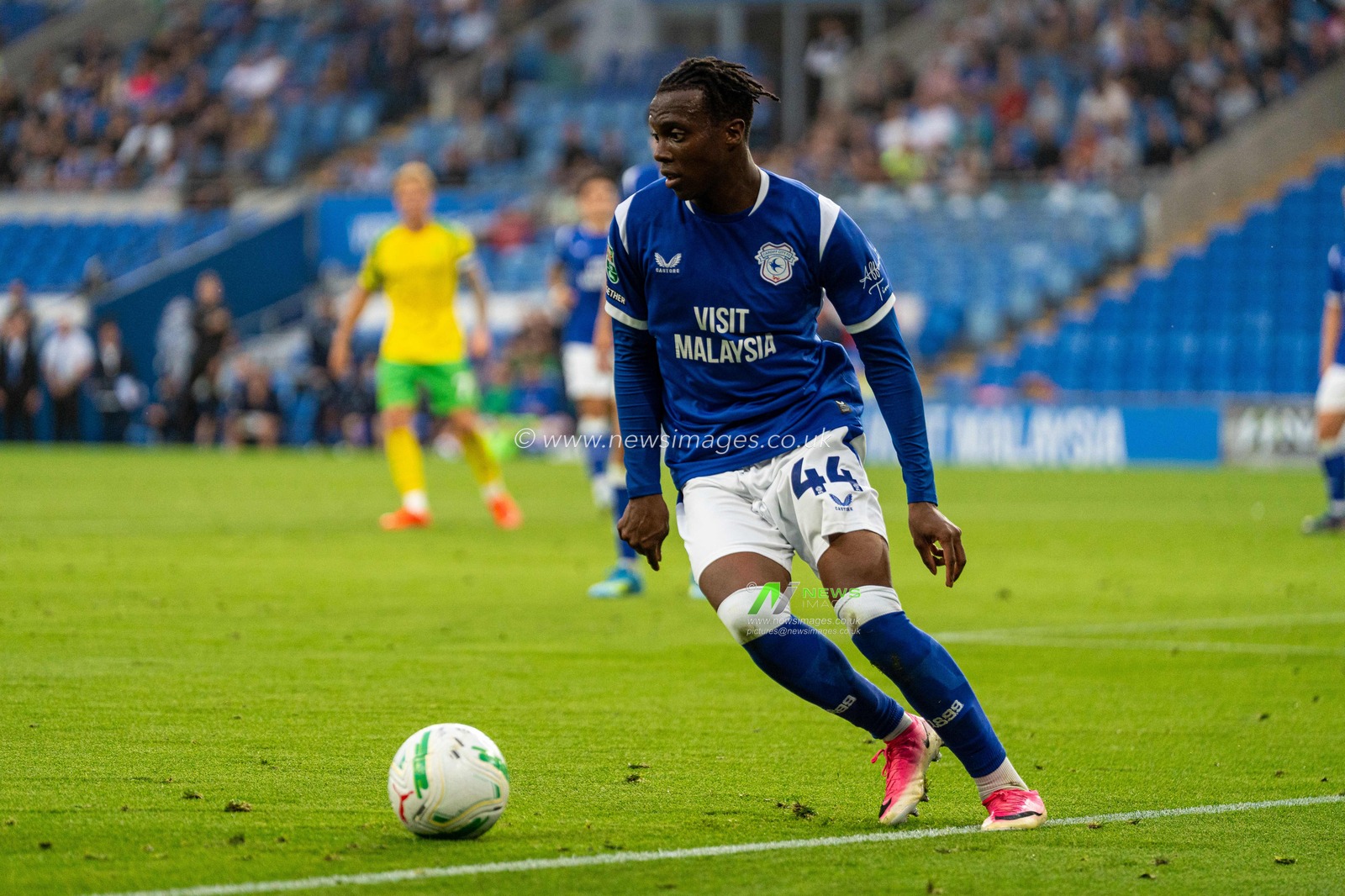 Ronan Kpakio of Cardiff City during the Carabao Cup round 2 match Cardiff City vs Norwich City at Cardiff City Stadium, Cardiff, United Kingdom on 25 August 2026

(Photo by Andrew Lewis/News Images)
