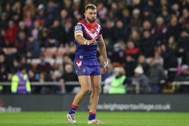 Mike McMeeken of Wakefield Trinity gives his teammates instructions during the Betfred Super League Round 6 match Leigh Leopards vs Wakefield Trinity at Leigh Sports Village, Leigh, United Kingdom, 28th March 2025

(Photo by Gareth Evans/News Images)