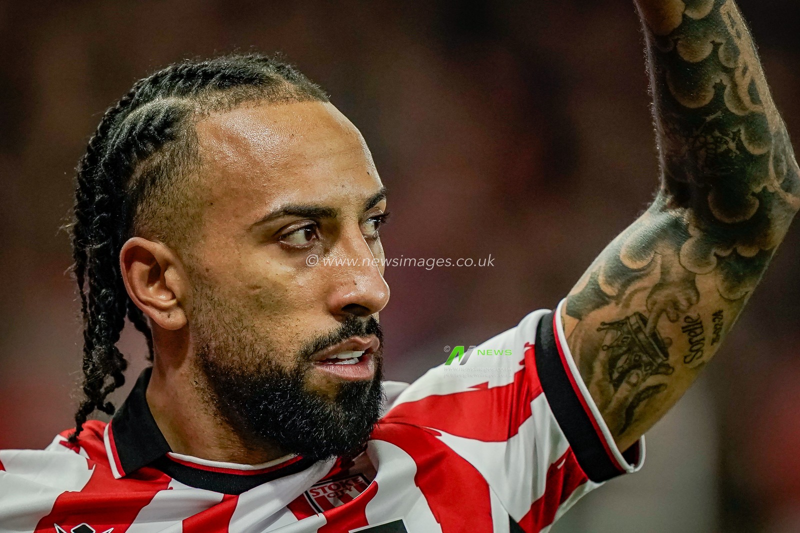 Sorba Thomas of Stoke City prepares to take a corner kick during the Sky Bet Championship match Stoke City vs Oxford United at Bet365 Stadium, Stoke On Trent, United Kingdom on 25 February 2026

(Photo by Maynard Manyowa/News Images)