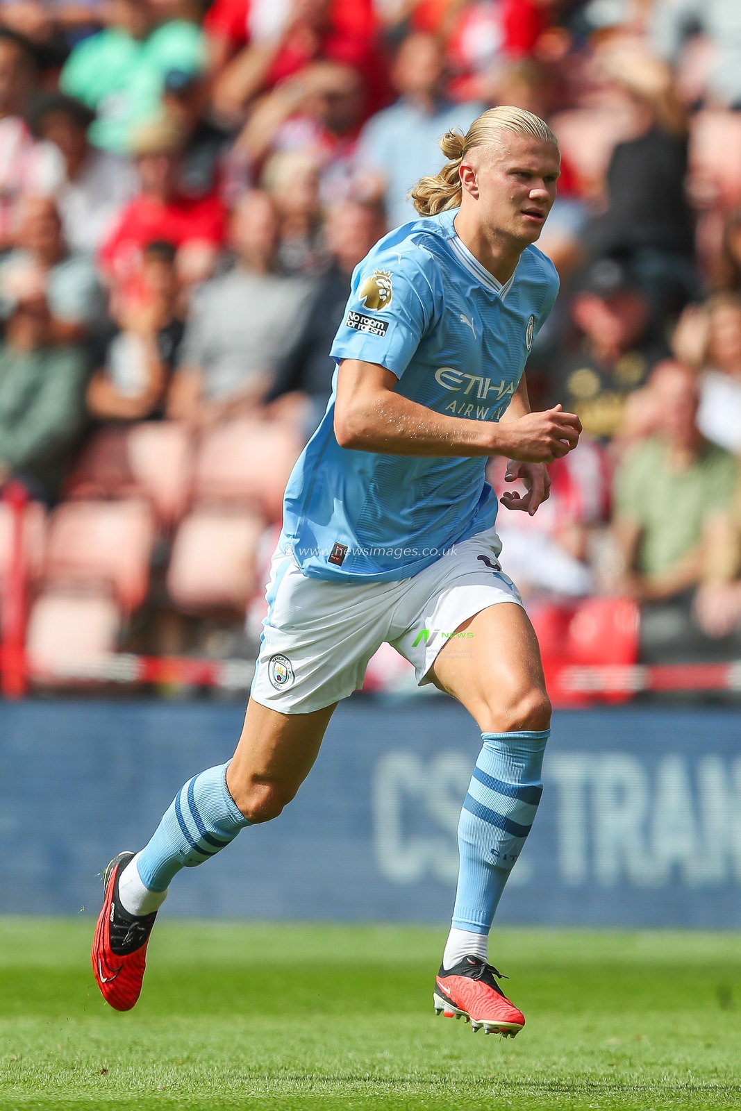 Erling Haaland #9 of Manchester City in action during the Premier League match Sheffield United vs Manchester City at Bramall Lane, Sheffield, United Kingdom, 27th August 2023

(Photo by Gareth Evans/News Images)