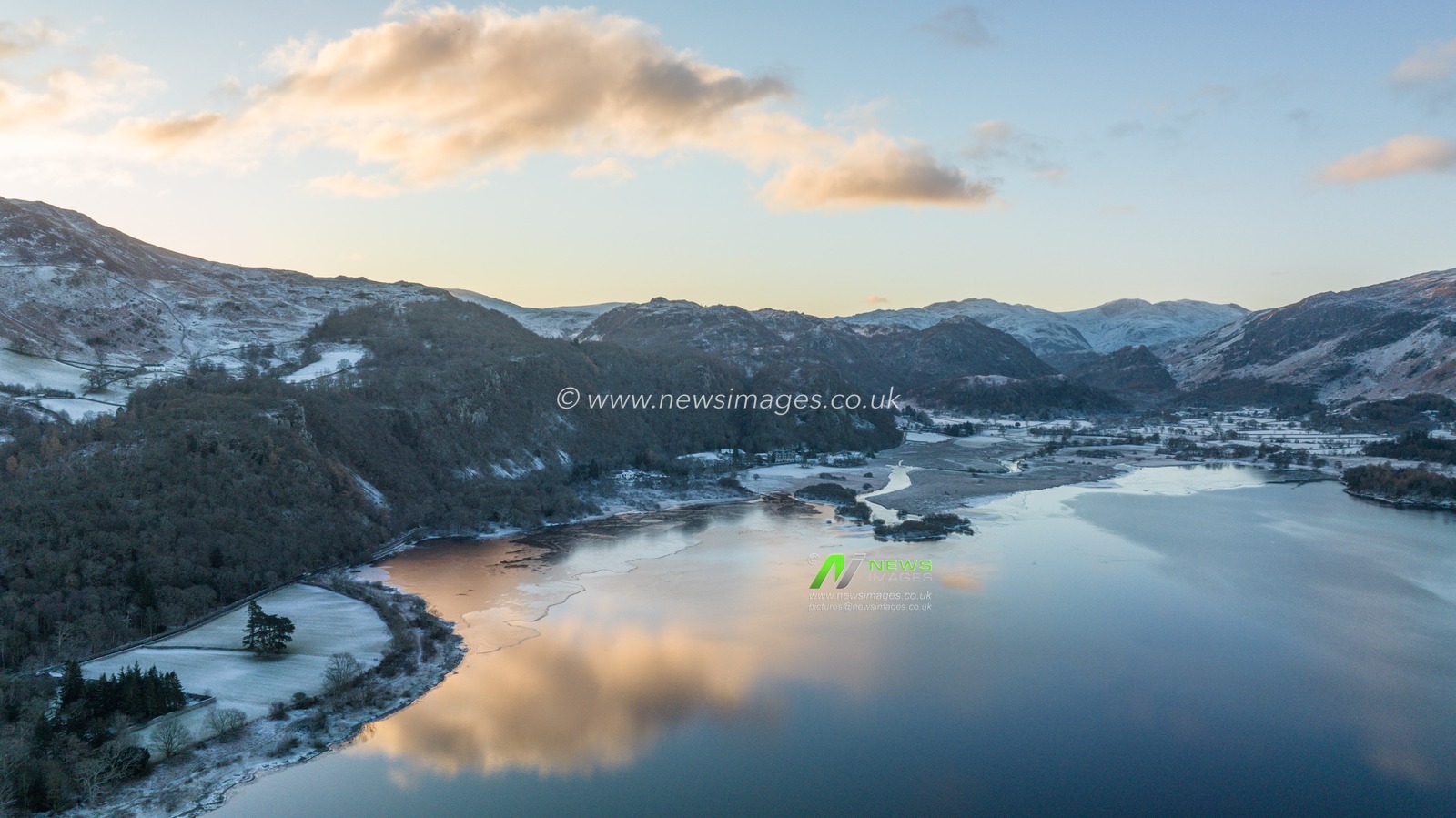 A frozen Derwent Water in the Lake District at Derwent Water, Keswick, United Kingdom, 14th December 2022

(Photo by Alfie Cosgrove/News Images)