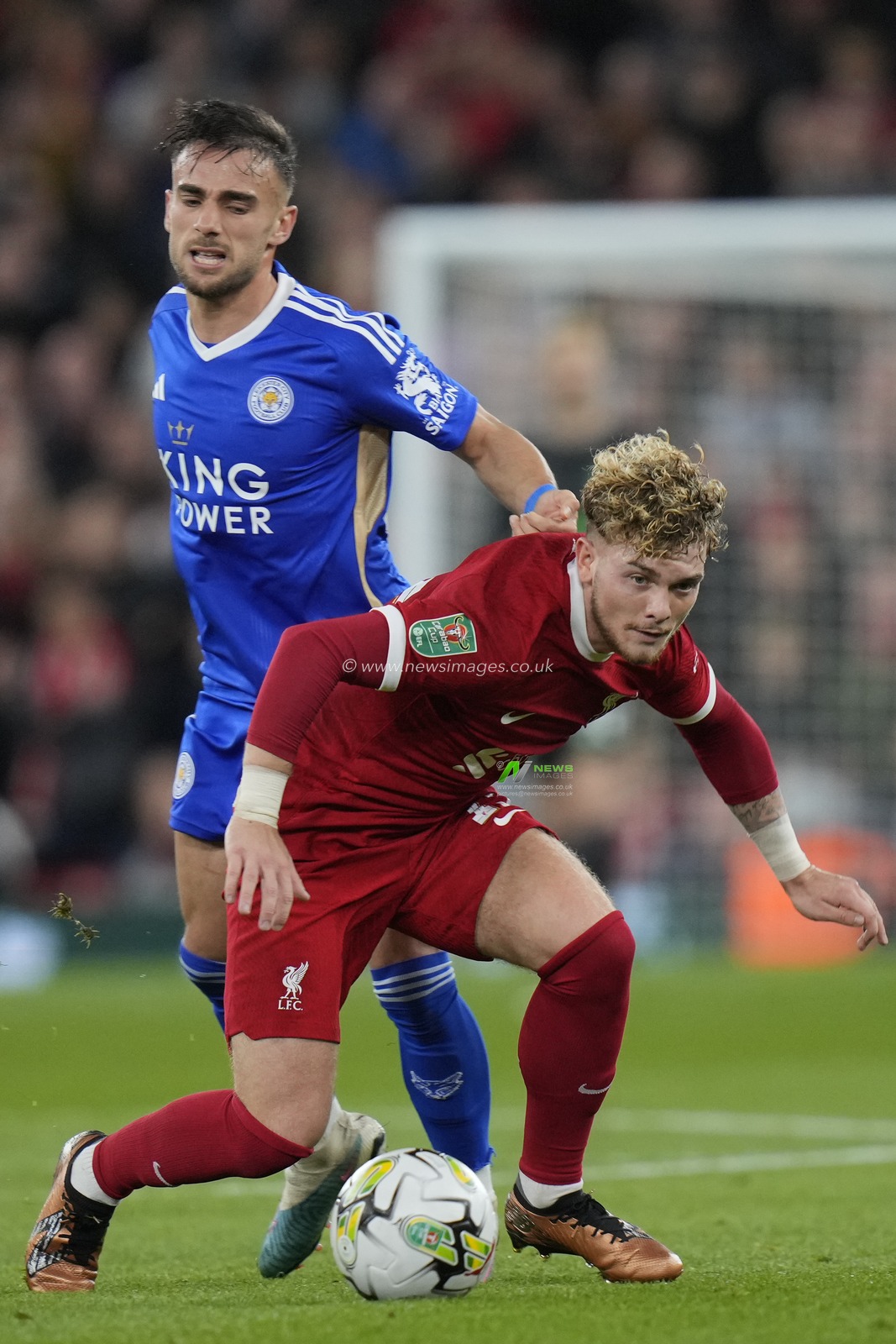 Harvey Elliott #19 of Liverpool breaks past Yunus Akgun #29 of Leicester City during the Carabao Cup Third Round match Liverpool vs Leicester City at Anfield, Liverpool, United Kingdom, 27th September 2023

(Photo by Steve Flynn/News Images)
