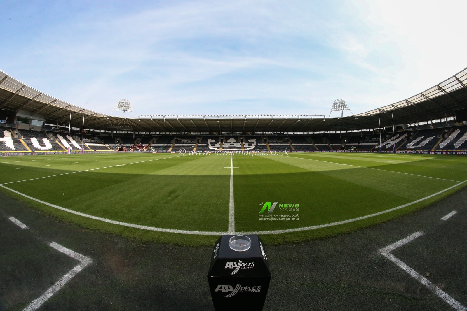 General ground view before the Betfred Super League match Hull FC vs Hull KR at MKM Stadium, Hull, United Kingdom, 3rd September 2022

(Photo by David Greaves Photos/ Via/News Images)