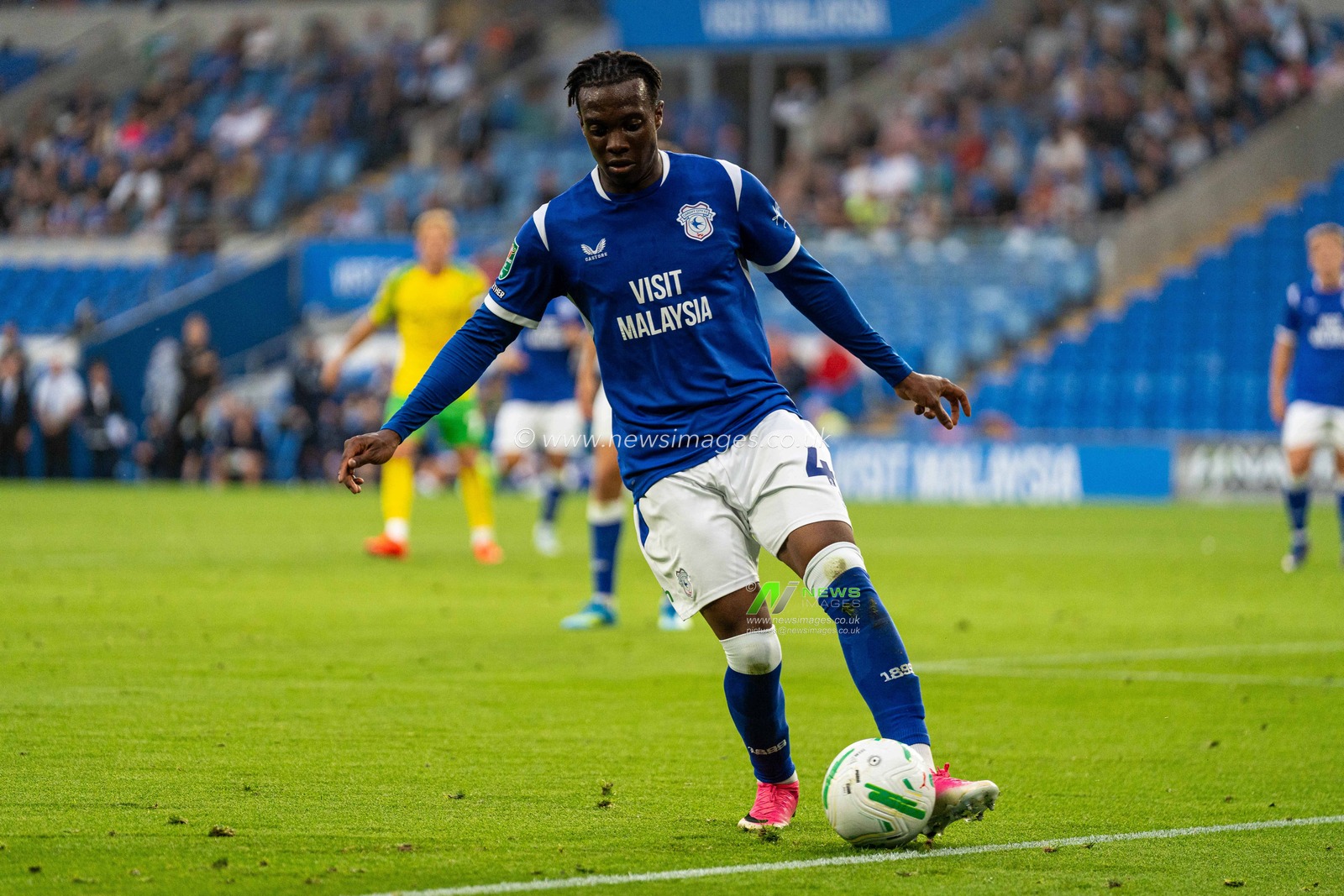 Ronan Kpakio of Cardiff City during the Carabao Cup round 2 match Cardiff City vs Norwich City at Cardiff City Stadium, Cardiff, United Kingdom on 25 August 2026

(Photo by Andrew Lewis/News Images)