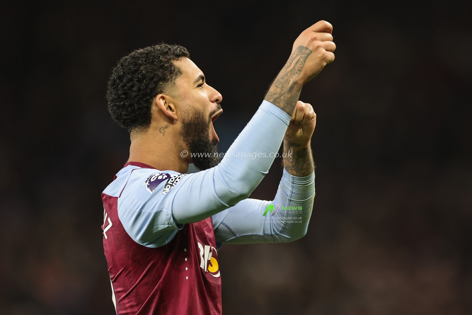 Douglas Luiz of Aston Villa celebrates his goal to make it 3-2 during the Premier League match Aston Villa vs Burnley at Villa Park, Birmingham, United Kingdom, 30th December 2023

(Photo by Mark Cosgrove/News Images)
