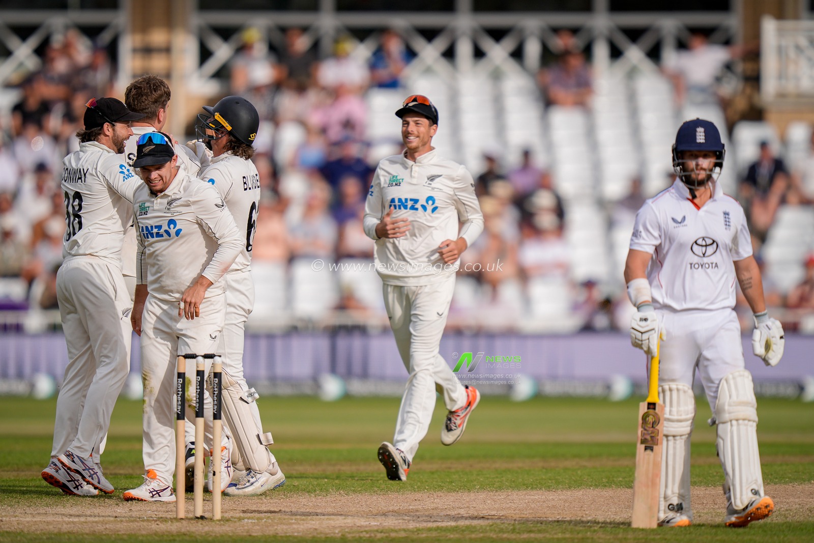 Ben Duckett of England walks off after being dismissed as Ben Sears of New Zealand celebrates the wicket during the 3rd Rothesay Test Match Day 4 match England vs New Zealand at Trent Bridge, Nottingham, United Kingdom on 28 June 2026

(Photo by Maynard Manyowa/News Images)