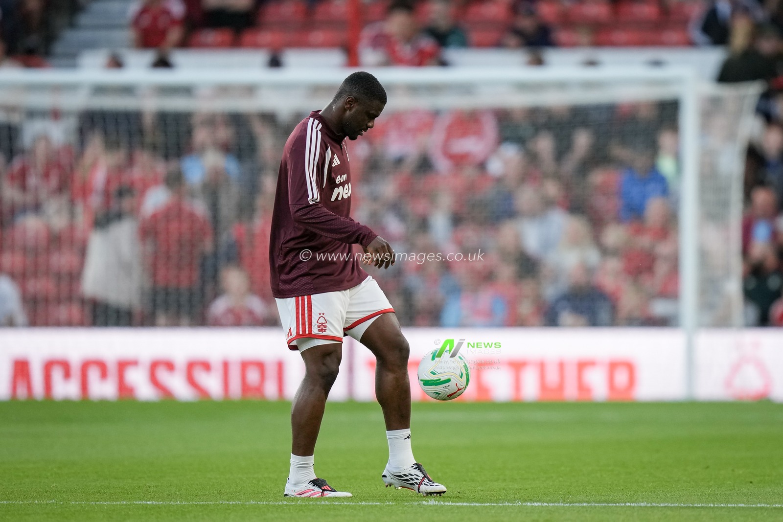 Ousmande Diomandé of Nottingham Forest in the pregame warmup session  during the Carabao Cup round 2 match Nottingham Forest vs Leeds Rhinos at City Ground, Nottingham, United Kingdom on 25 August 2026

(Photo by Maynard Manyowa/News Images)