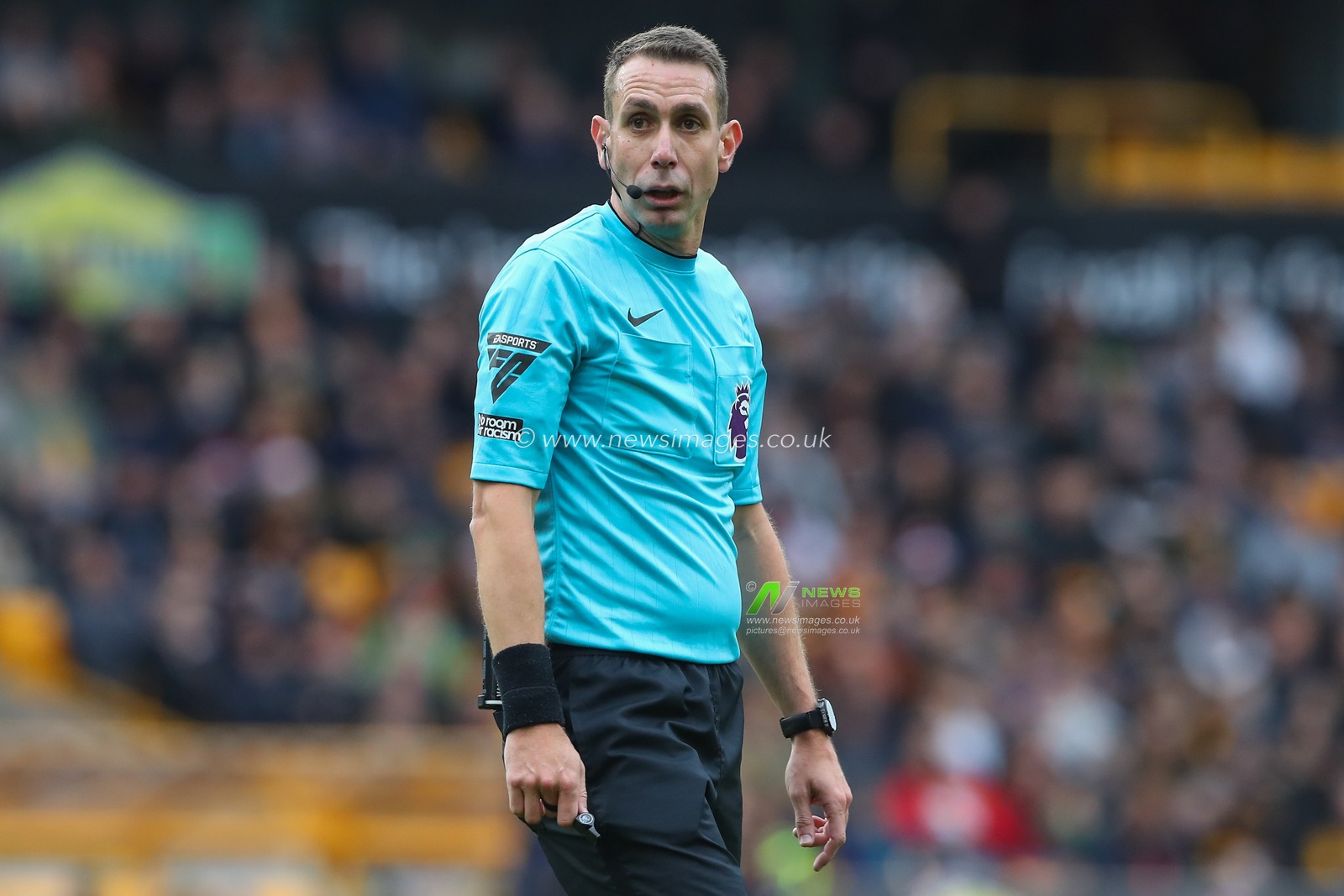 Referee David Coote during the Premier League match Wolverhampton Wanderers vs Chelsea at Molineux, Wolverhampton, United Kingdom, 24th December 2023

(Photo by Gareth Evans/News Images)