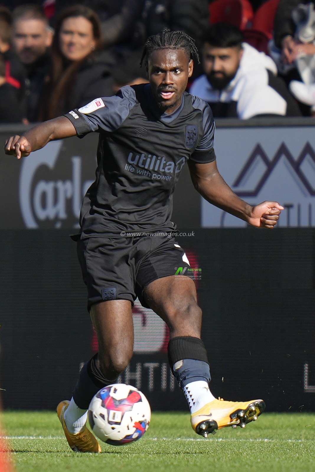 Aaron Rowe #20 of Huddersfield Town during the Sky Bet Championship match Rotherham United vs Huddersfield Town at AESSEAL New York Stadium, Rotherham, United Kingdom, 15th October 2022

(Photo by Steve Flynn/News Images)