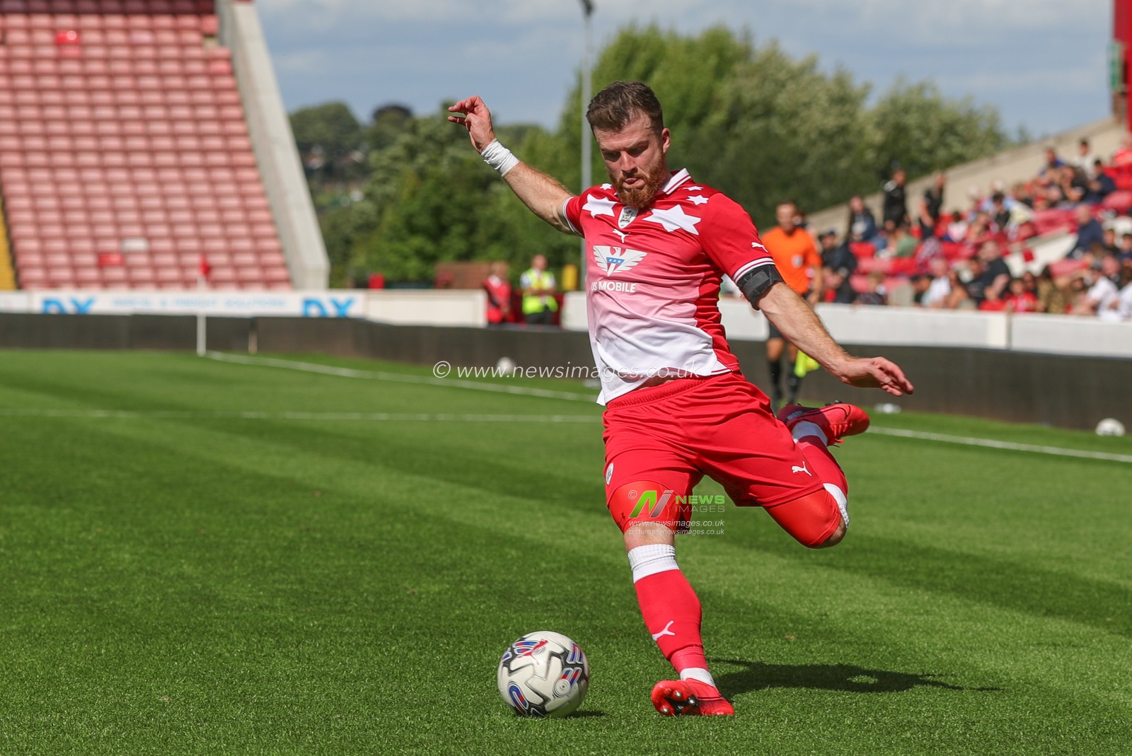 Nicky Cadden #7 of Barnsley crosses the ball during the Pre-season friendly match Barnsley vs Crewe Alexandra at Oakwell, Barnsley, United Kingdom, 29th July 2023

(Photo by Alfie Cosgrove/News Images)
