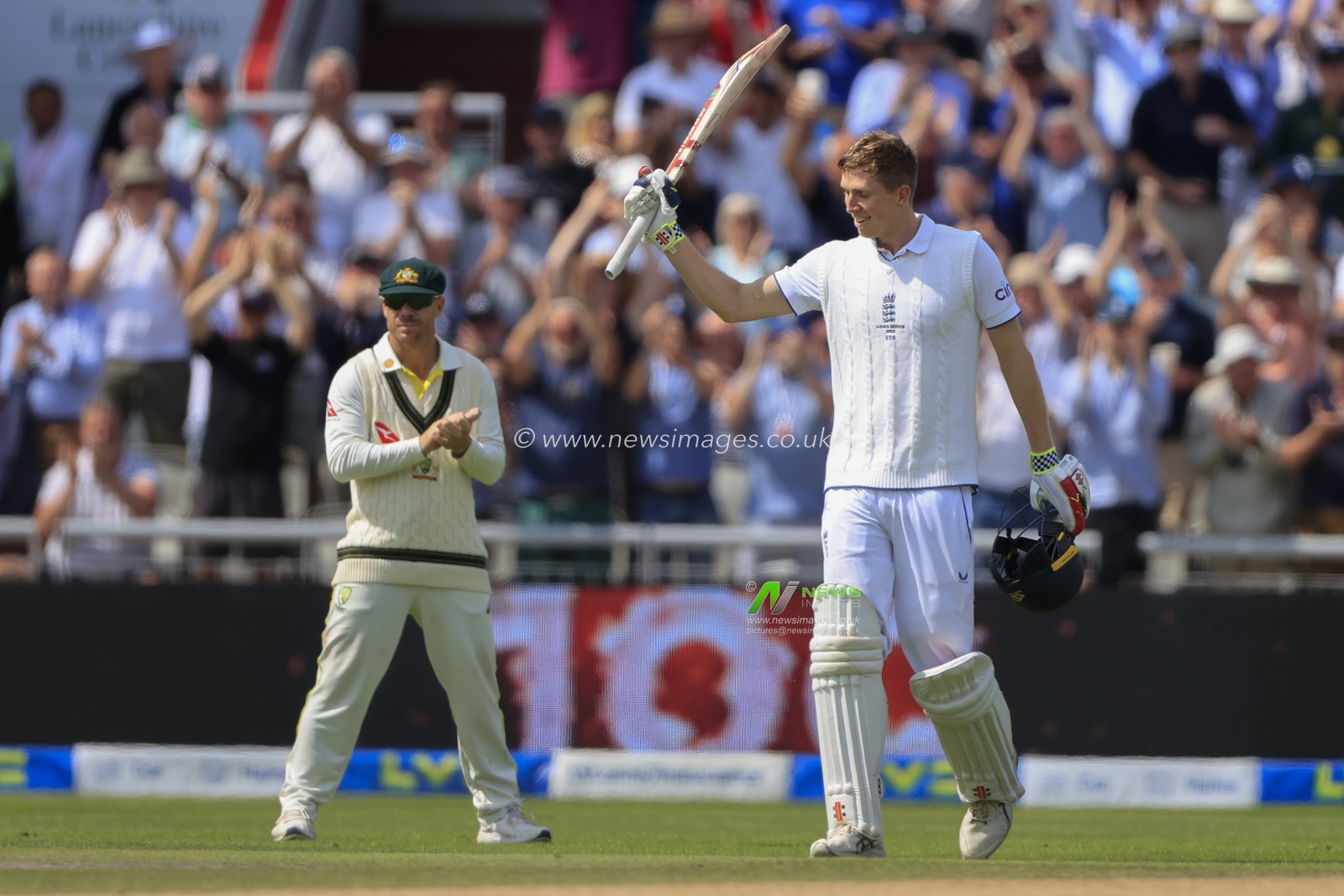 Zac Crawley of England celebrates his century of runs during the LV= Insurance Ashes Fourth Test Series Day Two England vs Australia at Old Trafford, Manchester, United Kingdom, 20th July 2023

(Photo by Conor Molloy/News Images)
