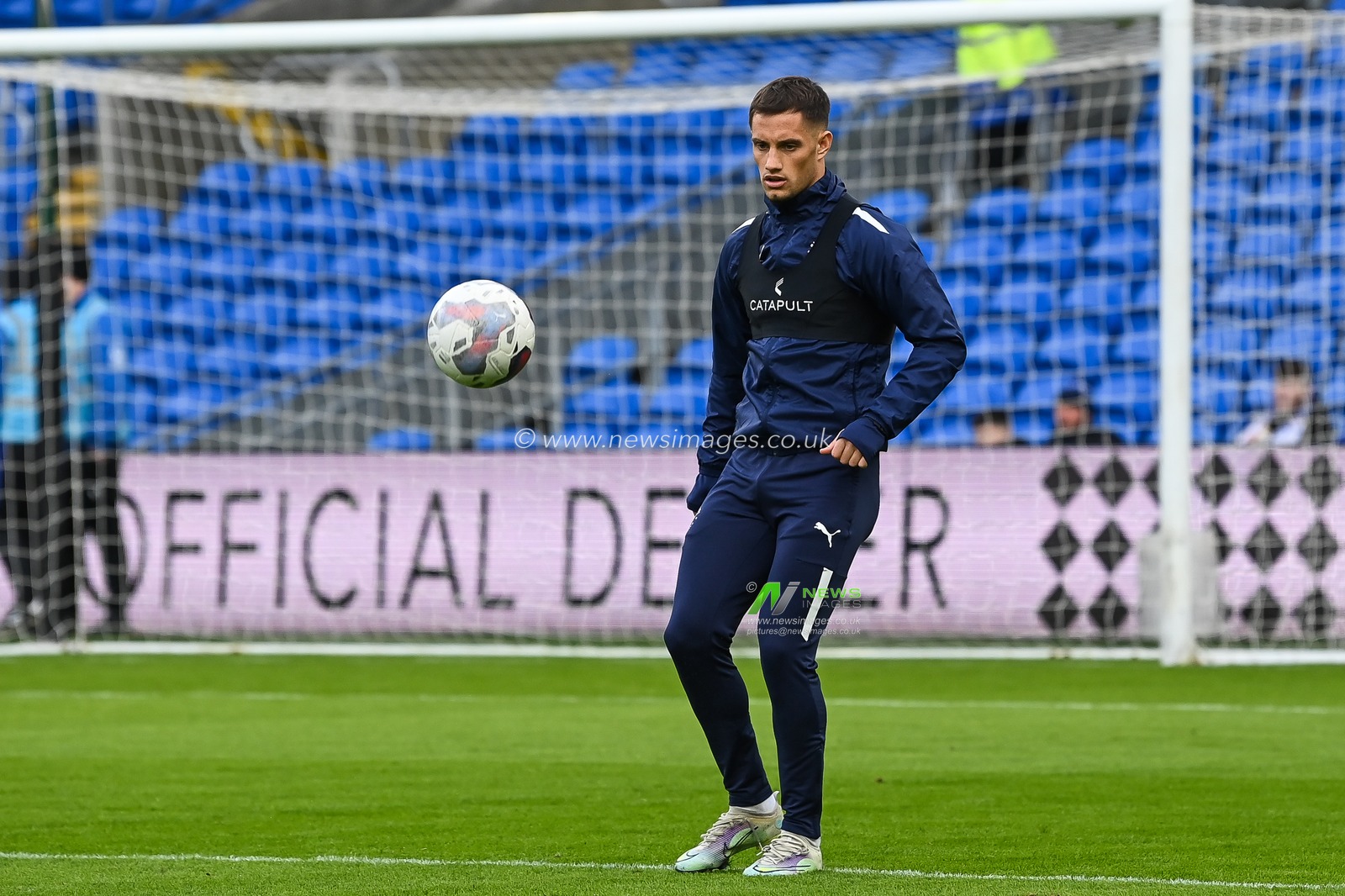 Jerry Yates #9 of Blackpool during the pre-game warmup ahead of the Sky Bet Championship match Cardiff City vs Blackpool at Cardiff City Stadium, Cardiff, United Kingdom, 17th December 2022

(Photo by Craig Thomas/News Images)