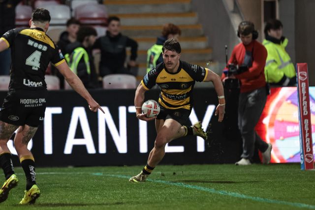 Scott Galeano of York Knights goes over for a try during the Betfred Super League round 9 match York Knights vs Toulouse at LNER Community Stadium, York, United Kingdom on 23 April 2026

(Photo by Mark Cosgrove/News Images)