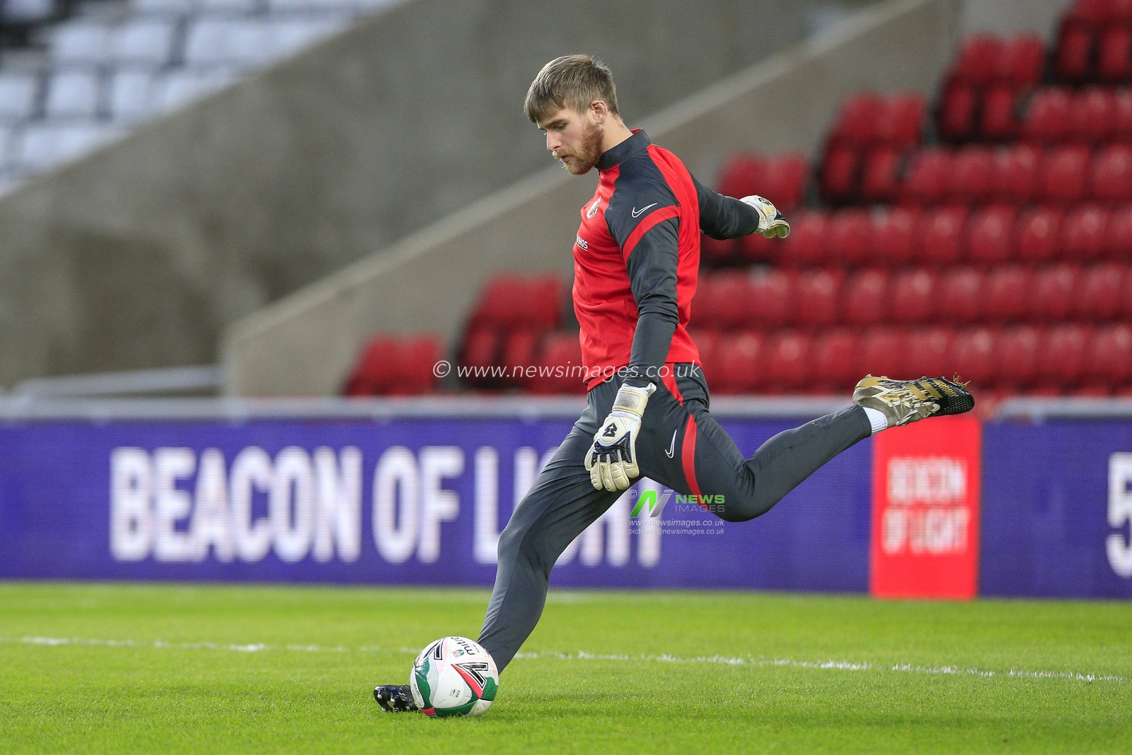 Lee Burge #1 of Sunderland during the pre-game warmup