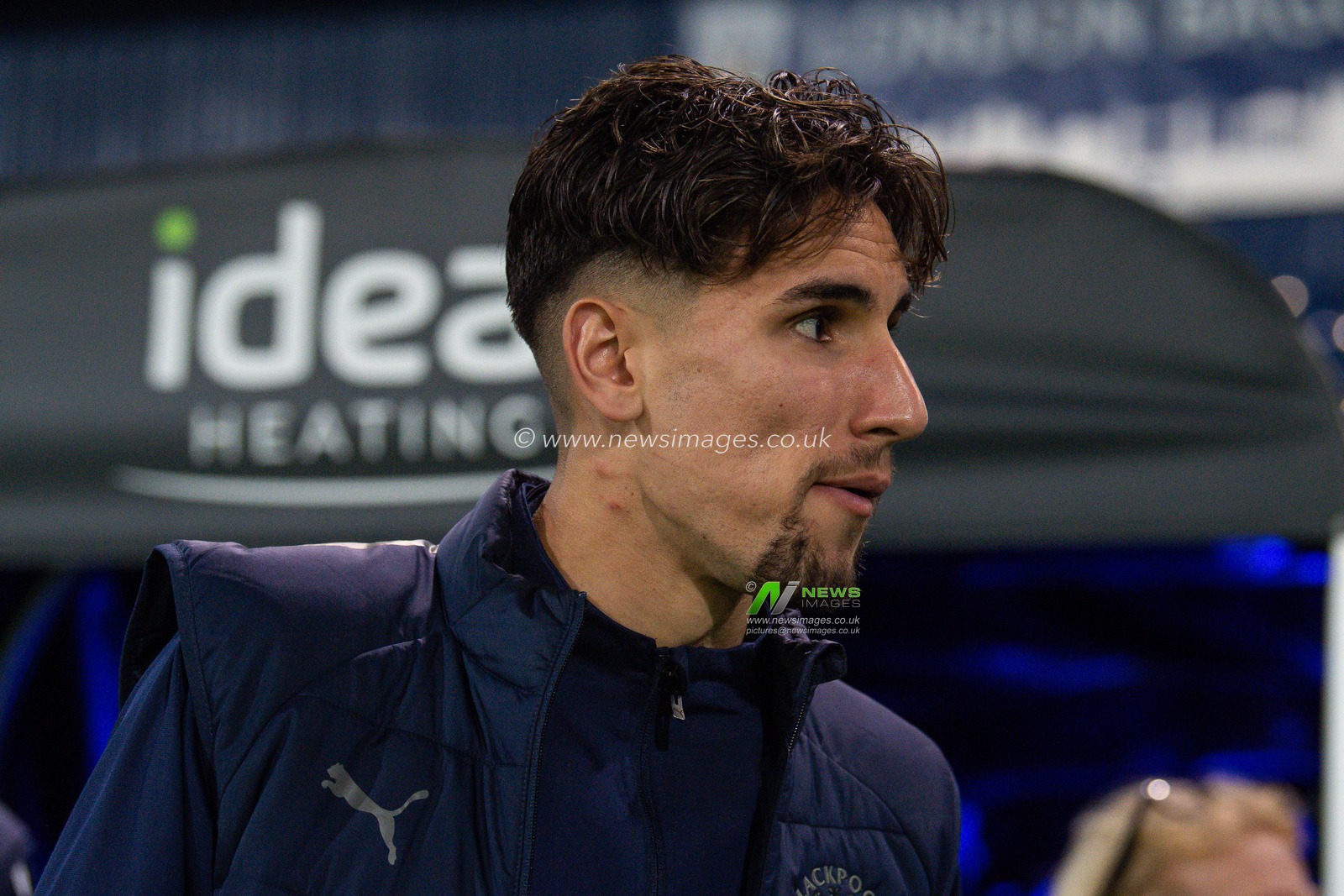 Theo Corbeanu #25 of Blackpool arrives at The Hawthorns ahead of the Sky Bet Championship match West Bromwich Albion vs Blackpool at The Hawthorns, West Bromwich, United Kingdom, 1st November 2022

(Photo by Craig Thomas/News Images)