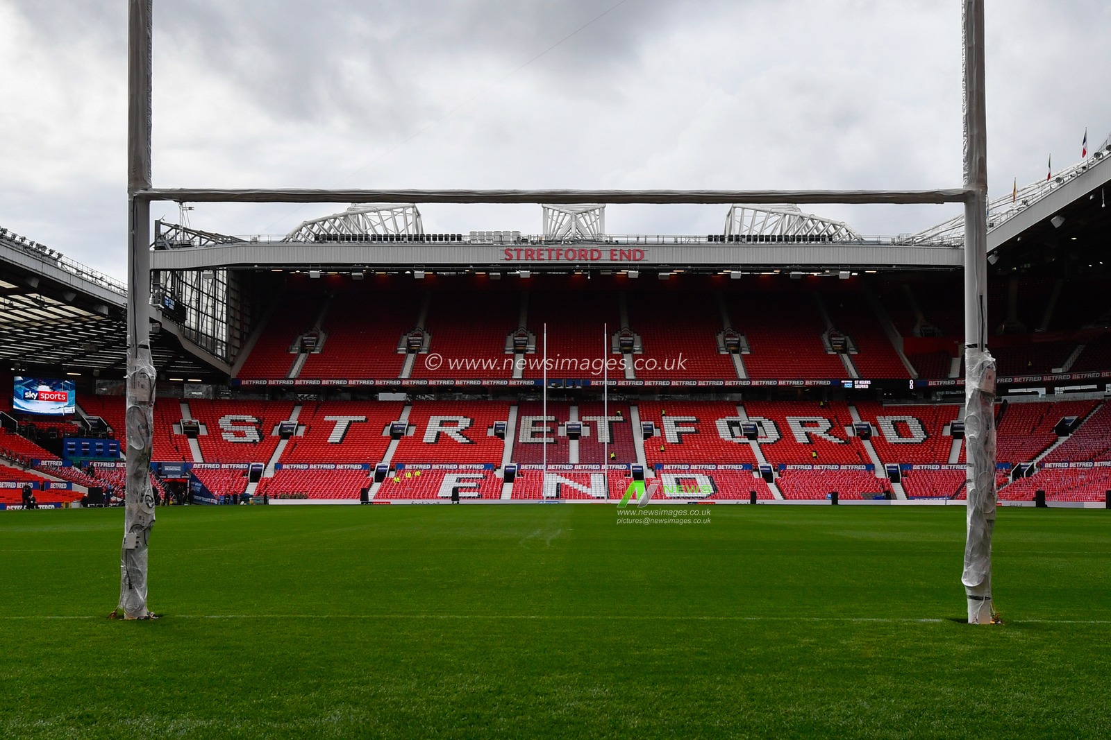 12th October 2019, Old Trafford, Manchester, England; The Grand Final 2019, Saint Helens v Salford Red Devils : General view of the Stretford End at Old Trafford

Credit: Simon Whitehead/News Images