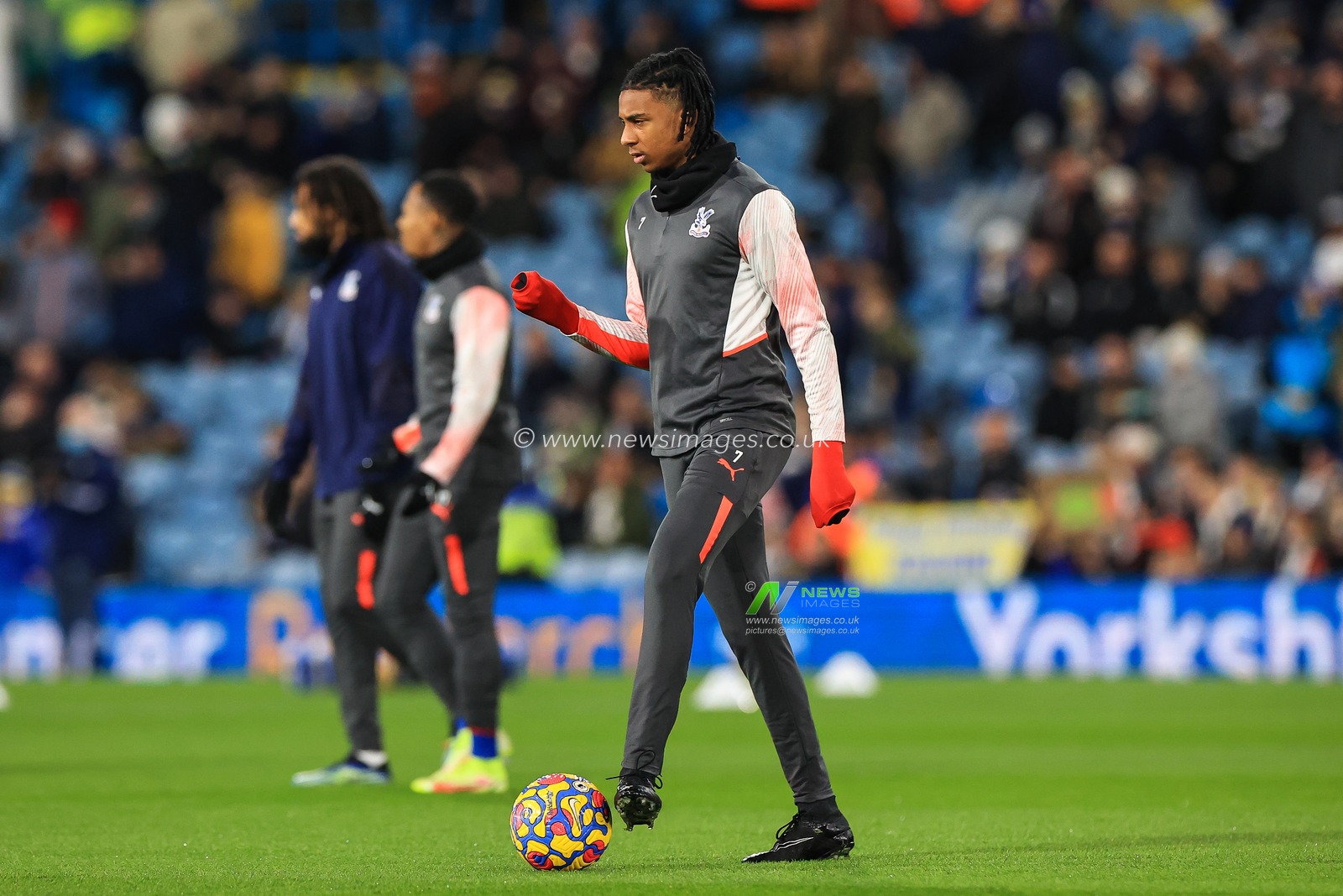 Michael Olise #7 of Crystal Palace during the pre-game warmup