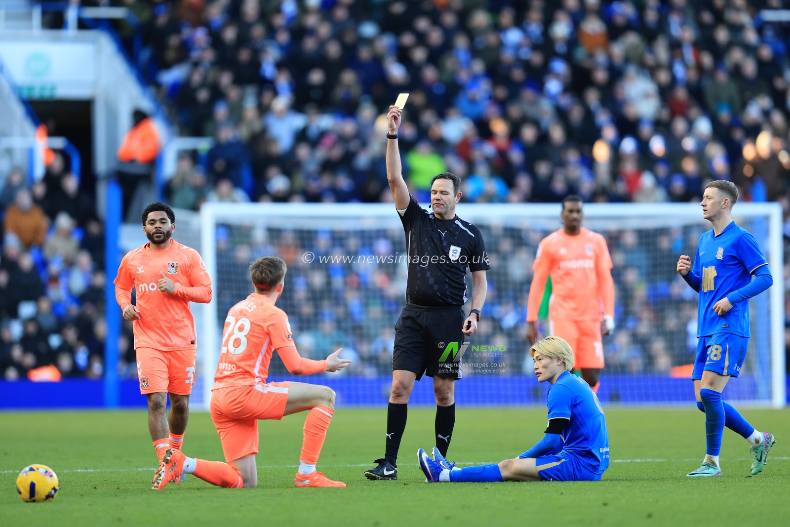 Josh Eccles of Coventry City receives a yellow during the Sky Bet Championship match Birmingham City vs Coventry City at St. Andrew's @ Knighthead Park, Birmingham, United Kingdom, 4th January 2026

(Photo by Euan Manning/News Images)

*** GER AUT SUI OUT ***