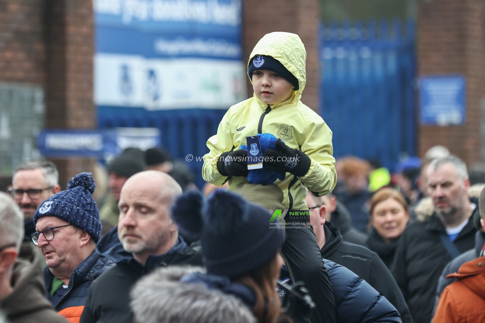 Everton fans arriving at Goodison Park during the Emirates FA Cup Fourth Round match Everton vs Bournemouth at Goodison Park, Liverpool, United Kingdom, 8th February 2025

(Photo by Alfie Cosgrove/News Images)