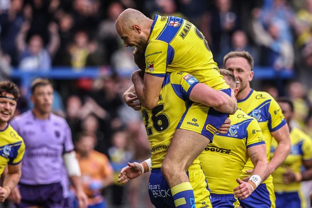 Dan Russell of Warrington Wolves celebrates his try during the Betfred Super League Round 12 match Warrington Wolves vs Hull KR at Halliwell Jones Stadium, Warrington, United Kingdom, 23rd May 2025

(Photo by Alfie Cosgrove/News Images)