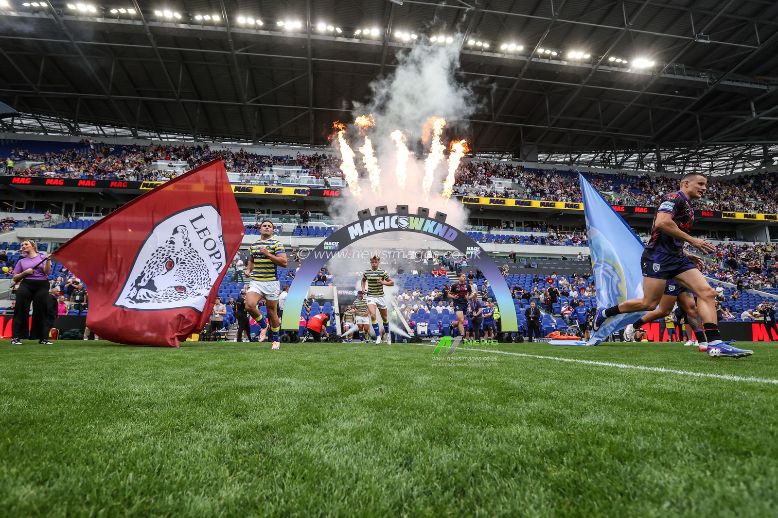 The teams come out for the game during the Betfred Super League Magic Weekend match Leigh Leopards vs Warrington Wolves at Leigh Sports Village, Leigh, United Kingdom on 04 July 2026

(Photo by Alfie Cosgrove/News Images)