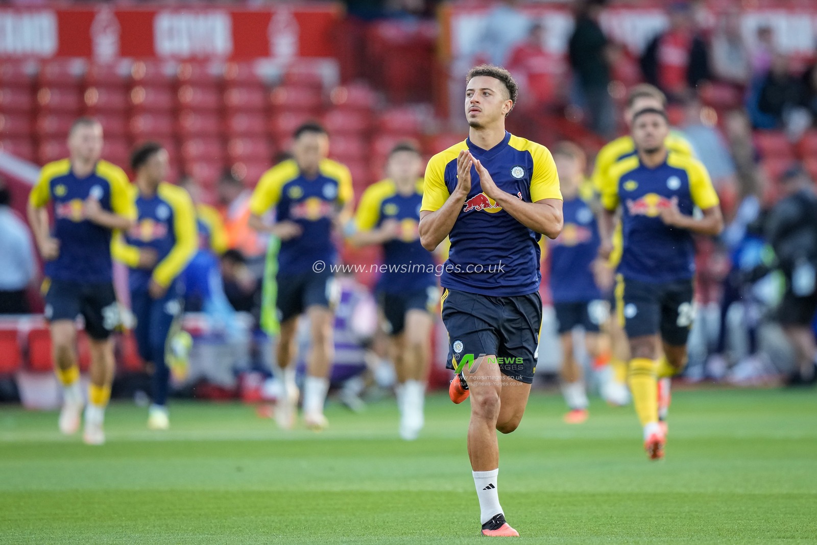 Ethan Ampadu of Leeds United applauds the fans in the pregame warmup session  during the Carabao Cup round 2 match Nottingham Forest vs Leeds Rhinos at City Ground, Nottingham, United Kingdom on 25 August 2026

(Photo by Maynard Manyowa/News Images)