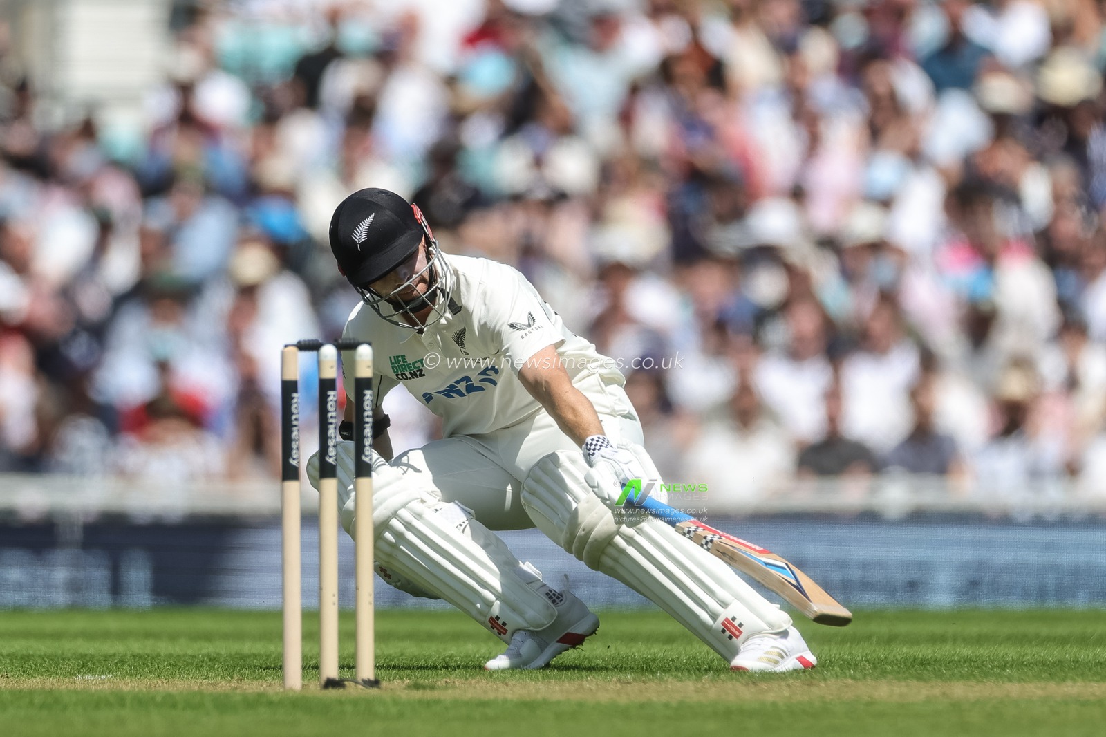 Henry Nicholls of New Zealand makes two runs during the 2nd Rothesay Test Match Day 1 match England vs New Zealand at The Kia Oval, London, United Kingdom on 17 June 2026

(Photo by Mark Cosgrove/News Images)