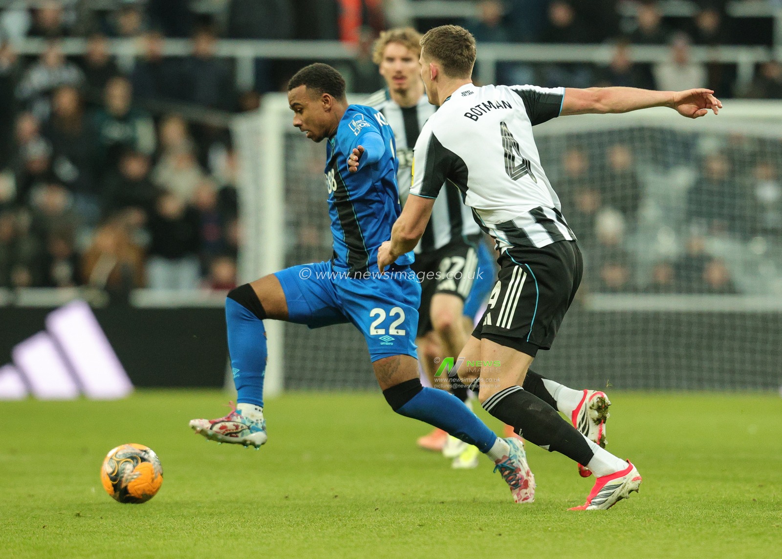 Eli Junior Kroupi of Bournemouth in action during the Emirates FA Cup Third Round match Newcastle United vs Bournemouth at St. James's Park, Newcastle, United Kingdom, 10th January 2026

(Photo by Richard Bierton/News Images)