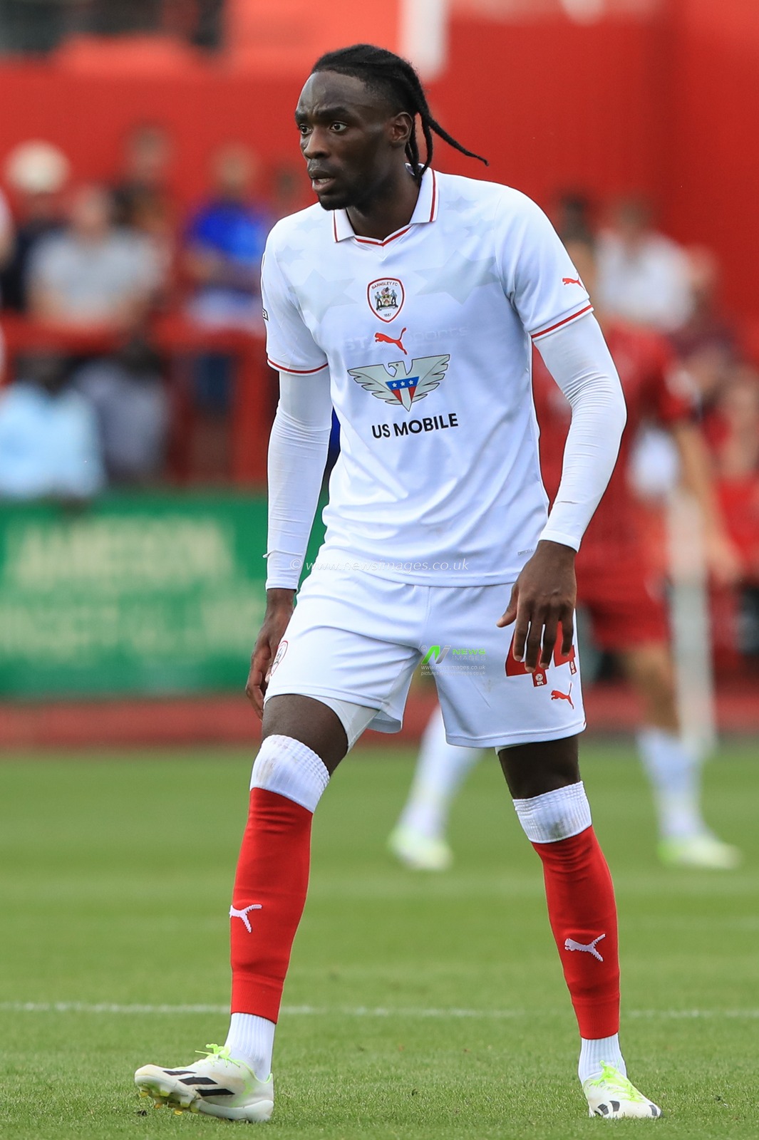 Devante Cole #44 of Barnsley during the Sky Bet League 1 match Cheltenham Town vs Barnsley at The Jonny-Rocks Stadium, Cheltenham, United Kingdom, 2nd September 2023

(Photo by Alfie Cosgrove/News Images)